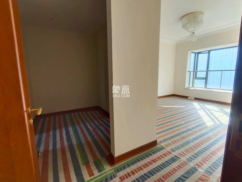 恒大华府  4室2厅2卫   165.00万室内图
