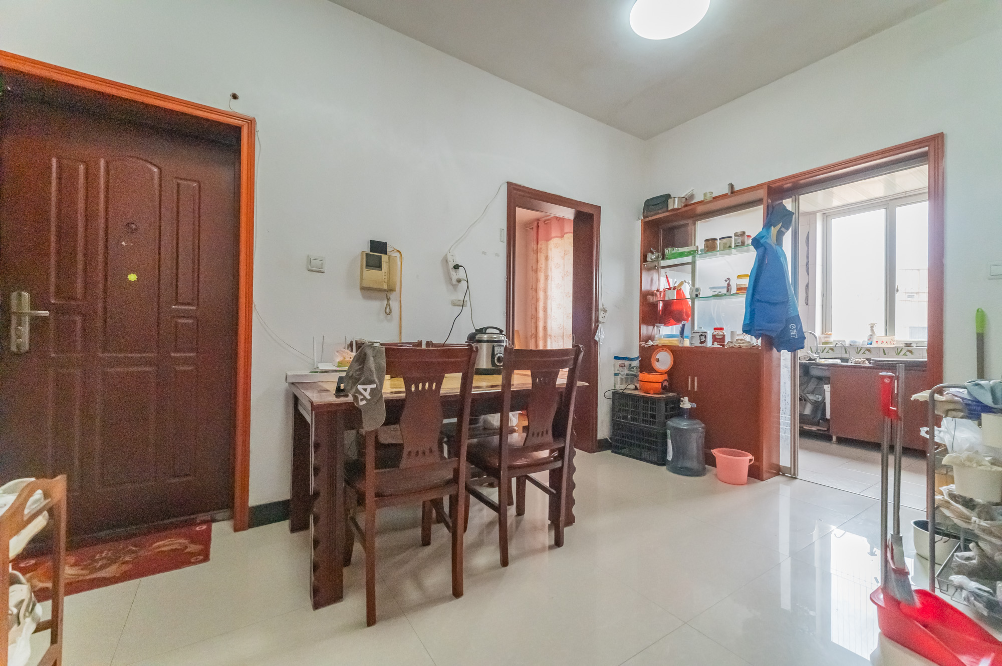 爱琴海岸 2室2厅1卫 45.0万 爱琴海岸 2室2厅1卫 45.0万客厅