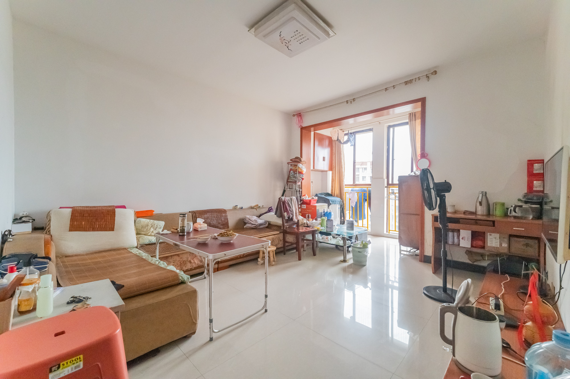 爱琴海岸 2室2厅1卫 45.0万 爱琴海岸 2室2厅1卫 45.0万客厅