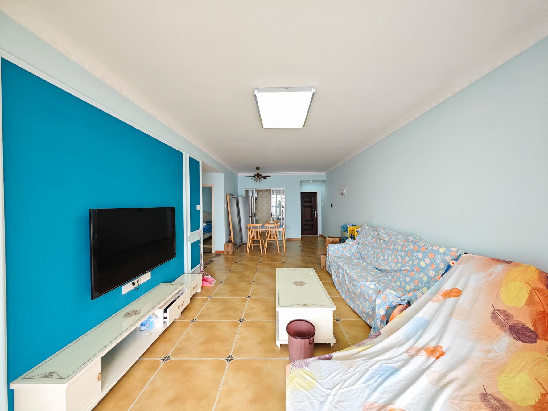 中建嘉和城  3室1厅1卫    89.0万客厅