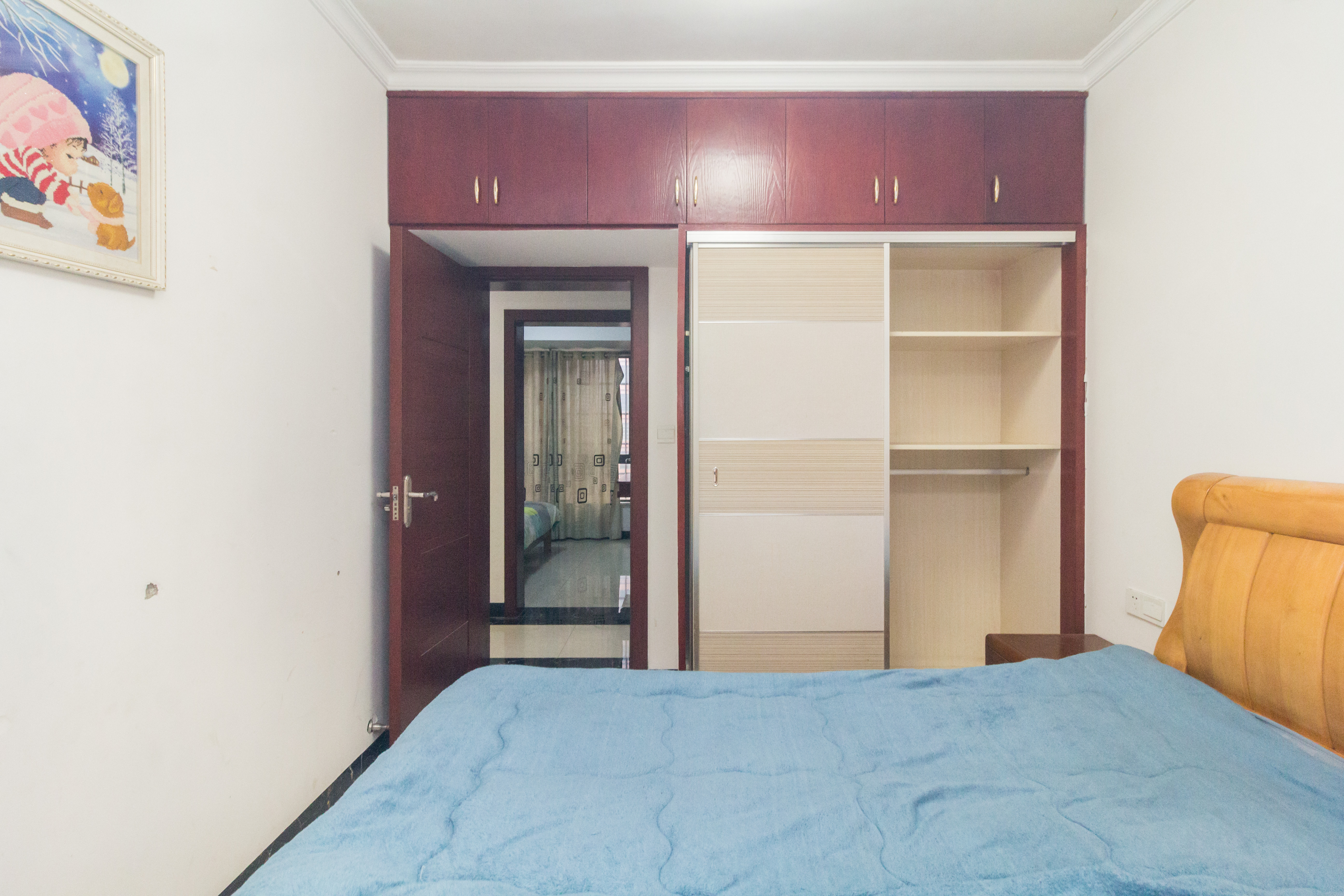 海德公园  4室2厅2卫    86.8万卧室