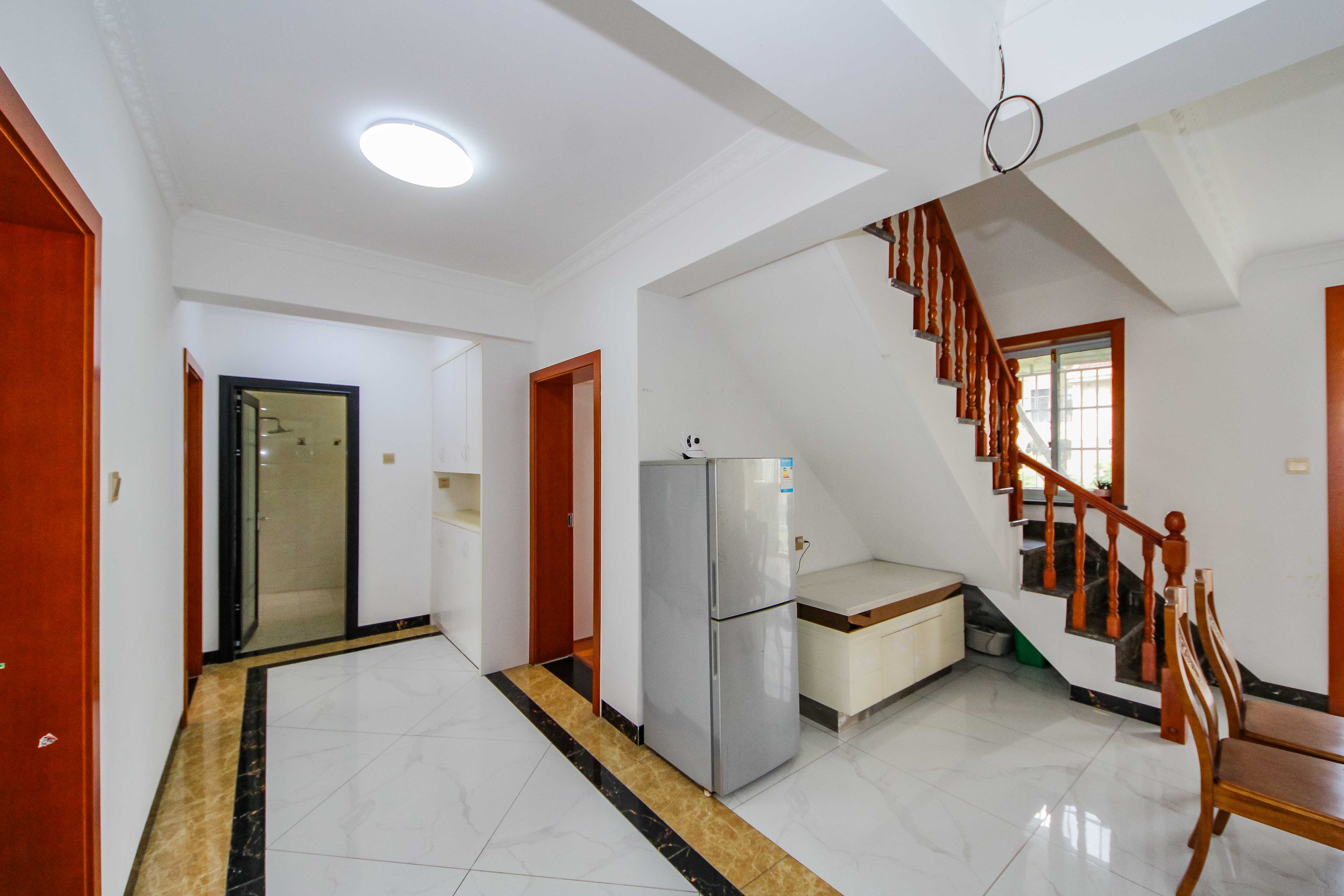 枫华府第  5室2厅2卫    122.8万其他