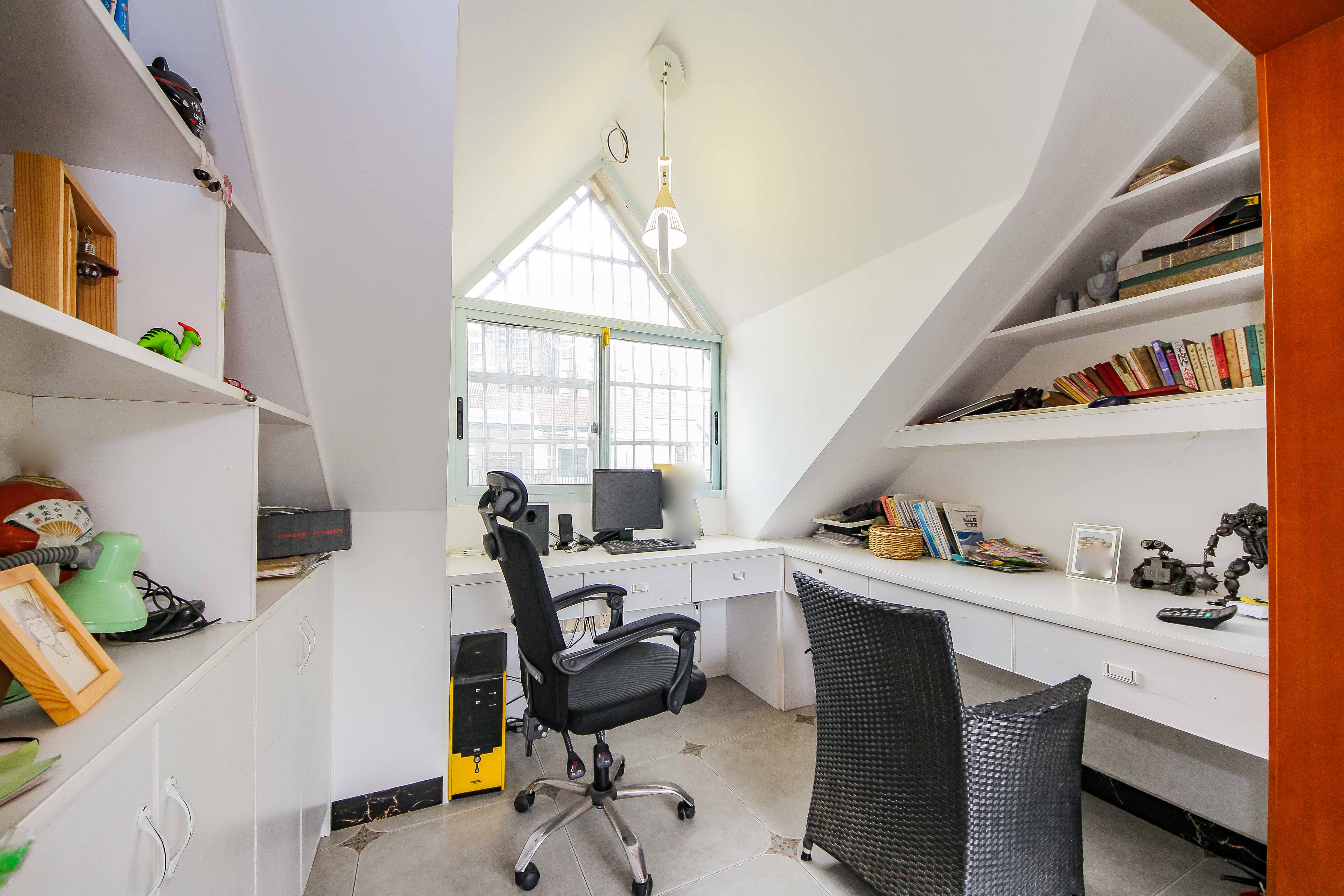 枫华府第  5室2厅2卫    122.8万其他