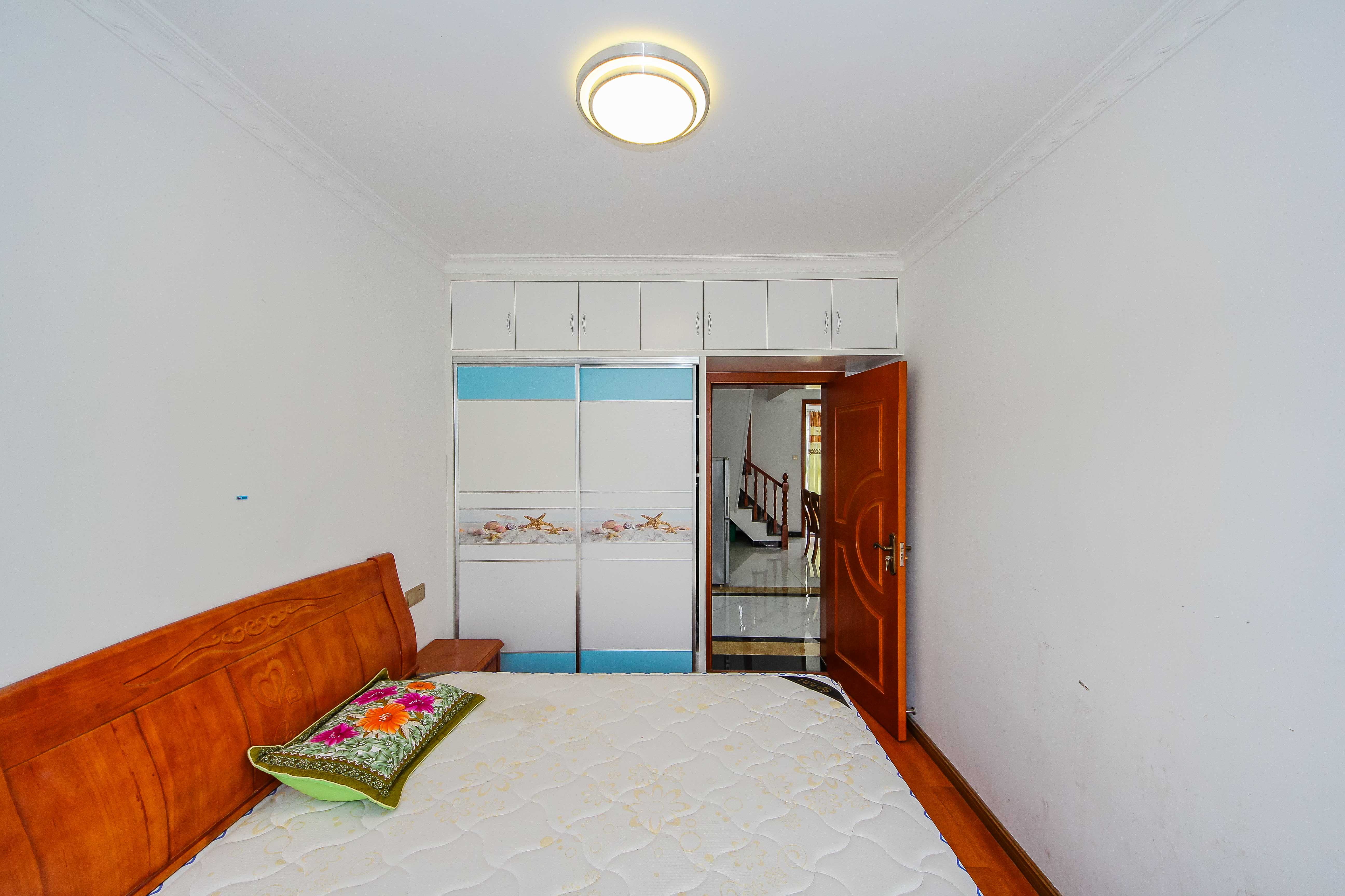 枫华府第  5室2厅2卫    122.8万卧室