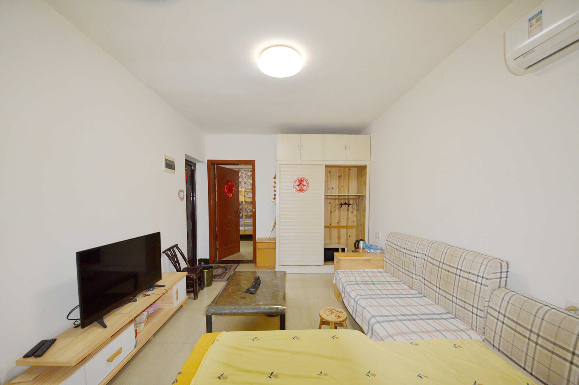 牛婆塘社区  1室1厅1卫   30.00万客厅