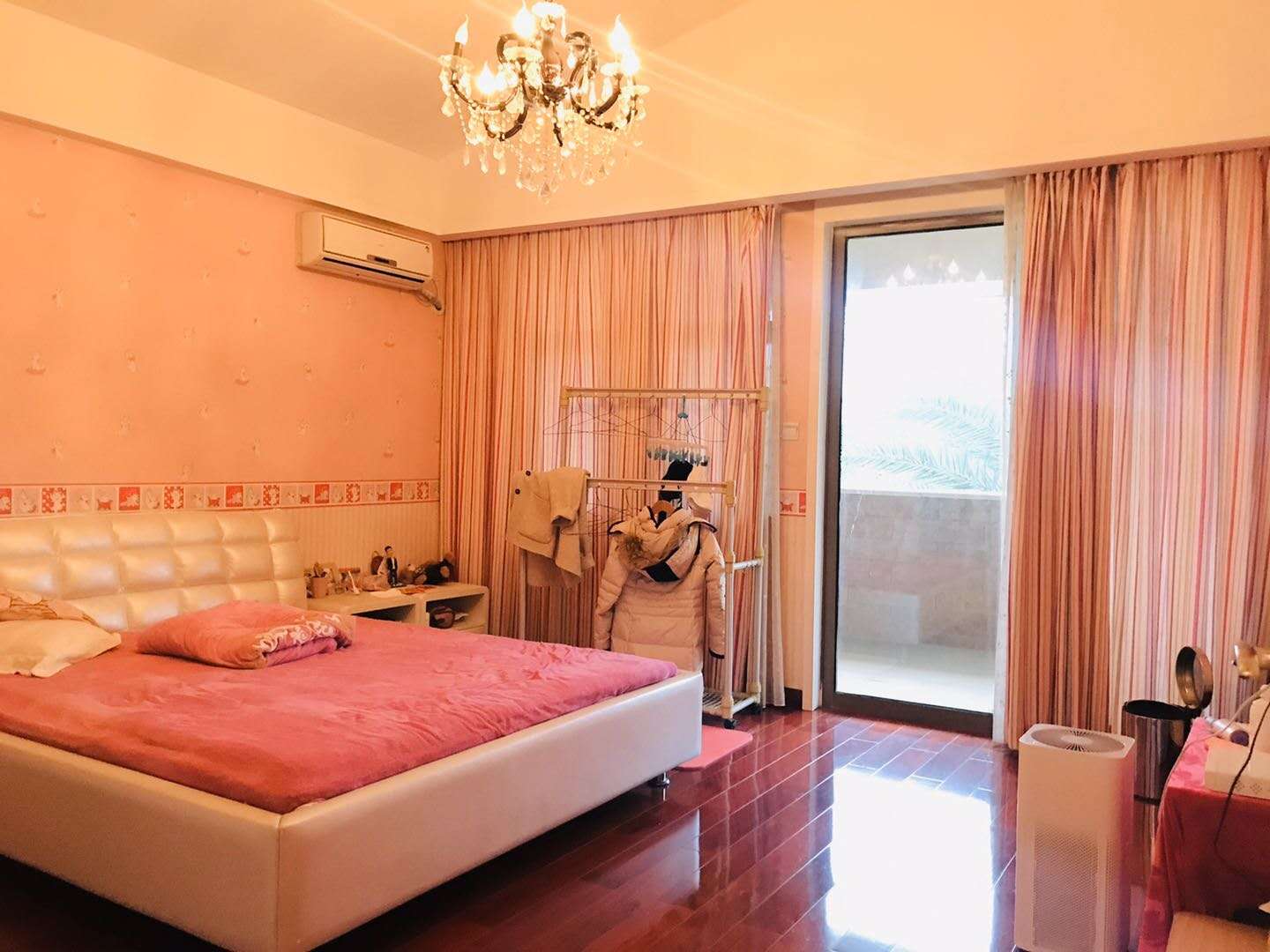 天泉一品别墅 5室2厅2卫 300.0万 天泉一品别墅 5室2厅2卫 300.0万室内图