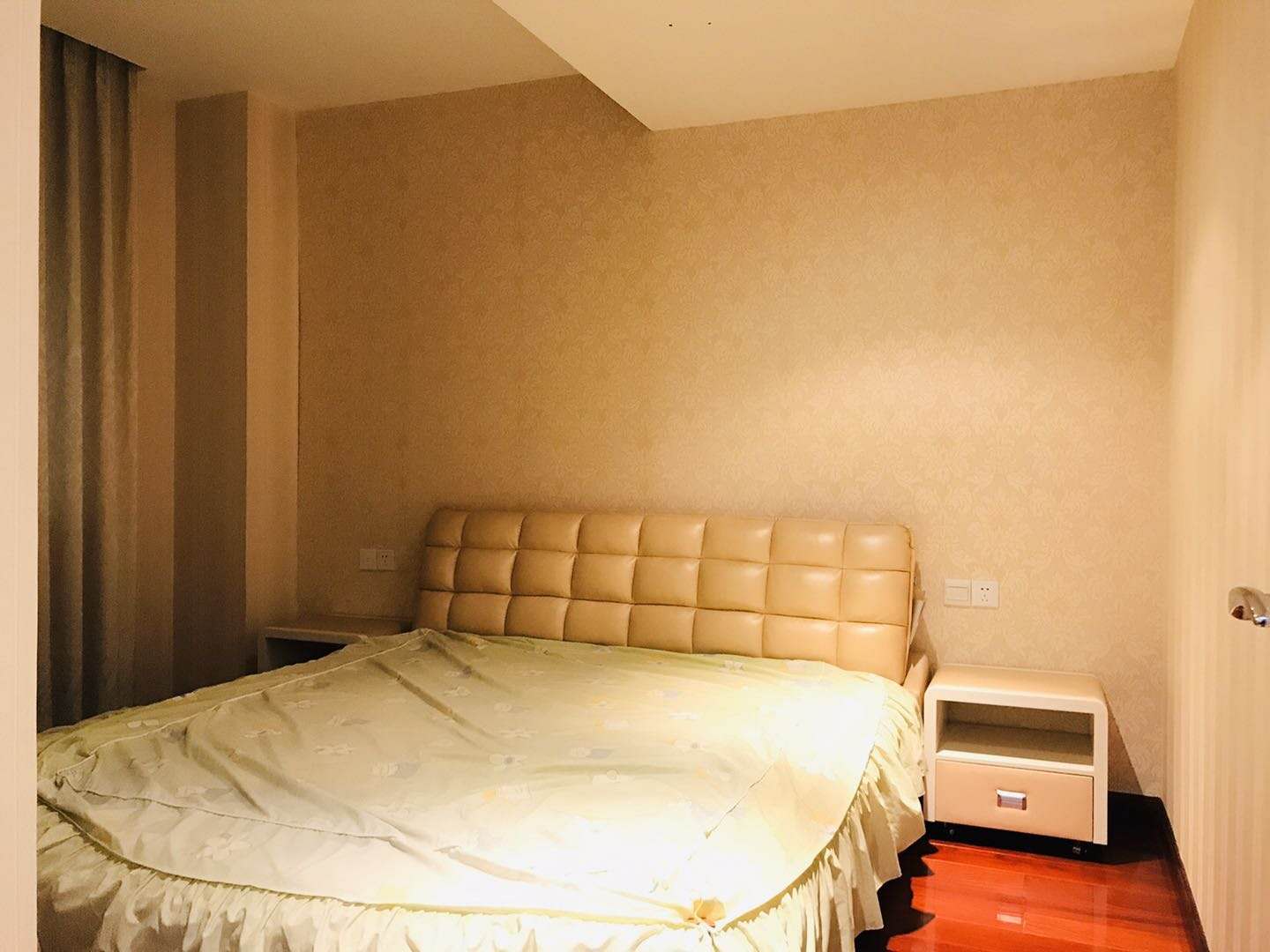 天泉一品别墅 5室2厅2卫 300.0万 天泉一品别墅 5室2厅2卫 300.0万室内图