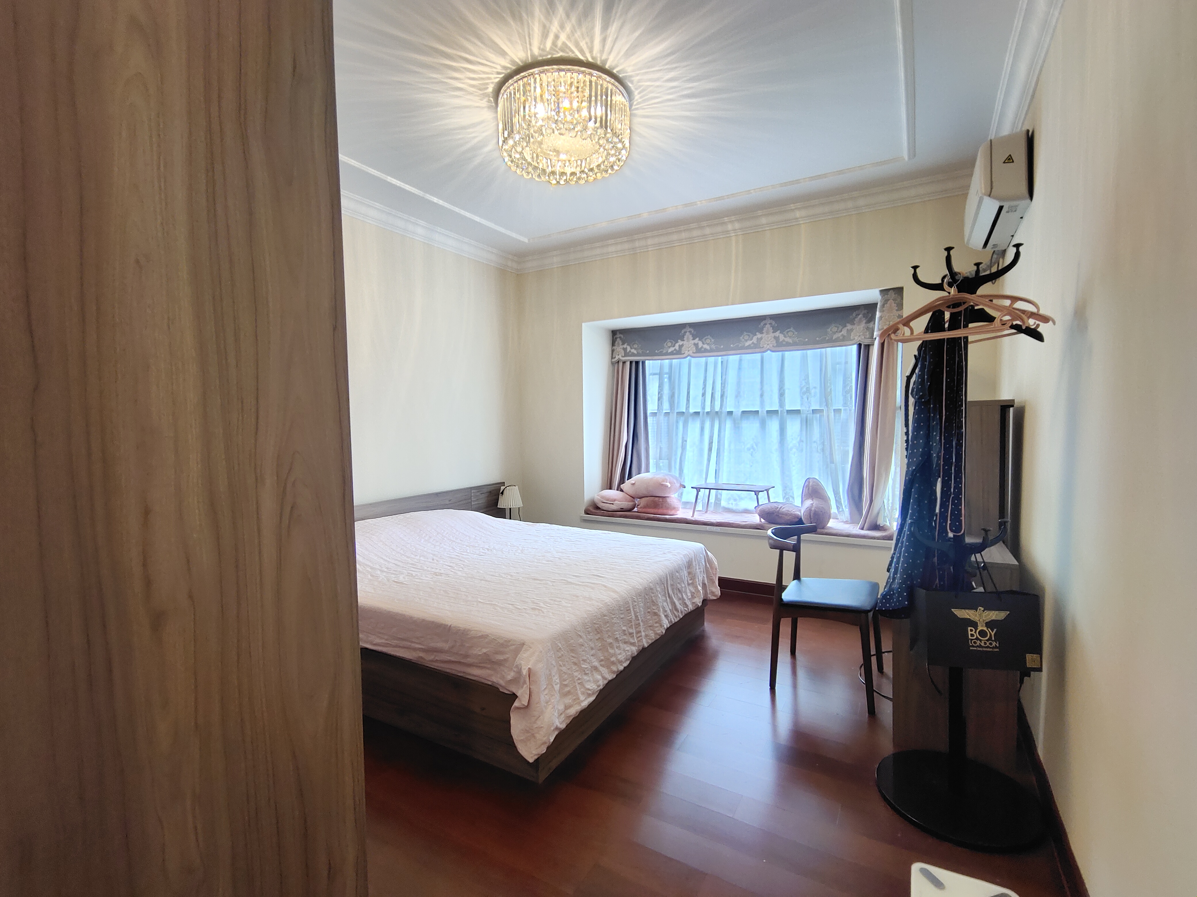 恒大华府  3室2厅2卫    105.0万 恒大华府  3室2厅2卫    105.0万室内图