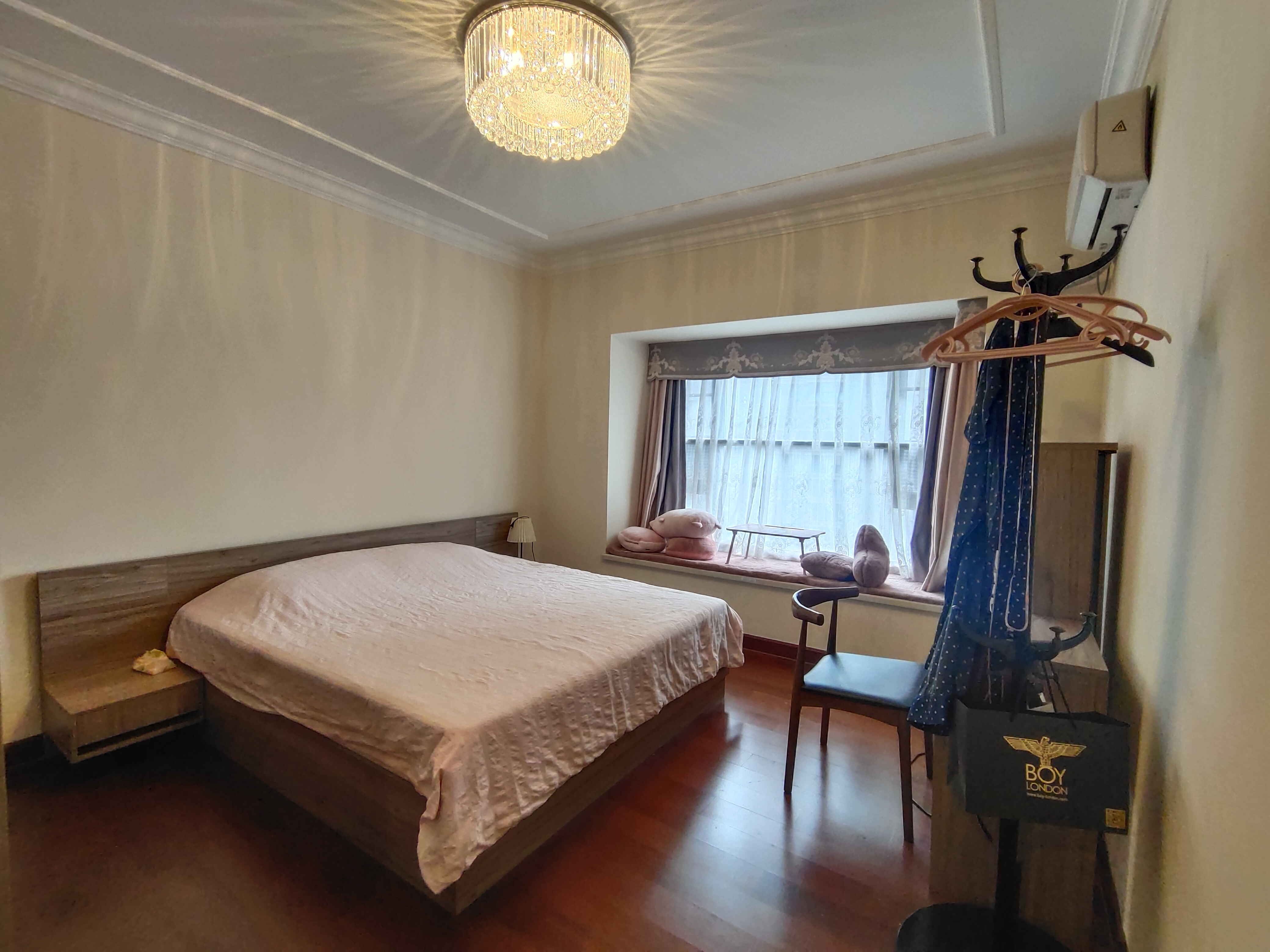 恒大华府  3室2厅2卫    105.0万 恒大华府  3室2厅2卫    105.0万室内图