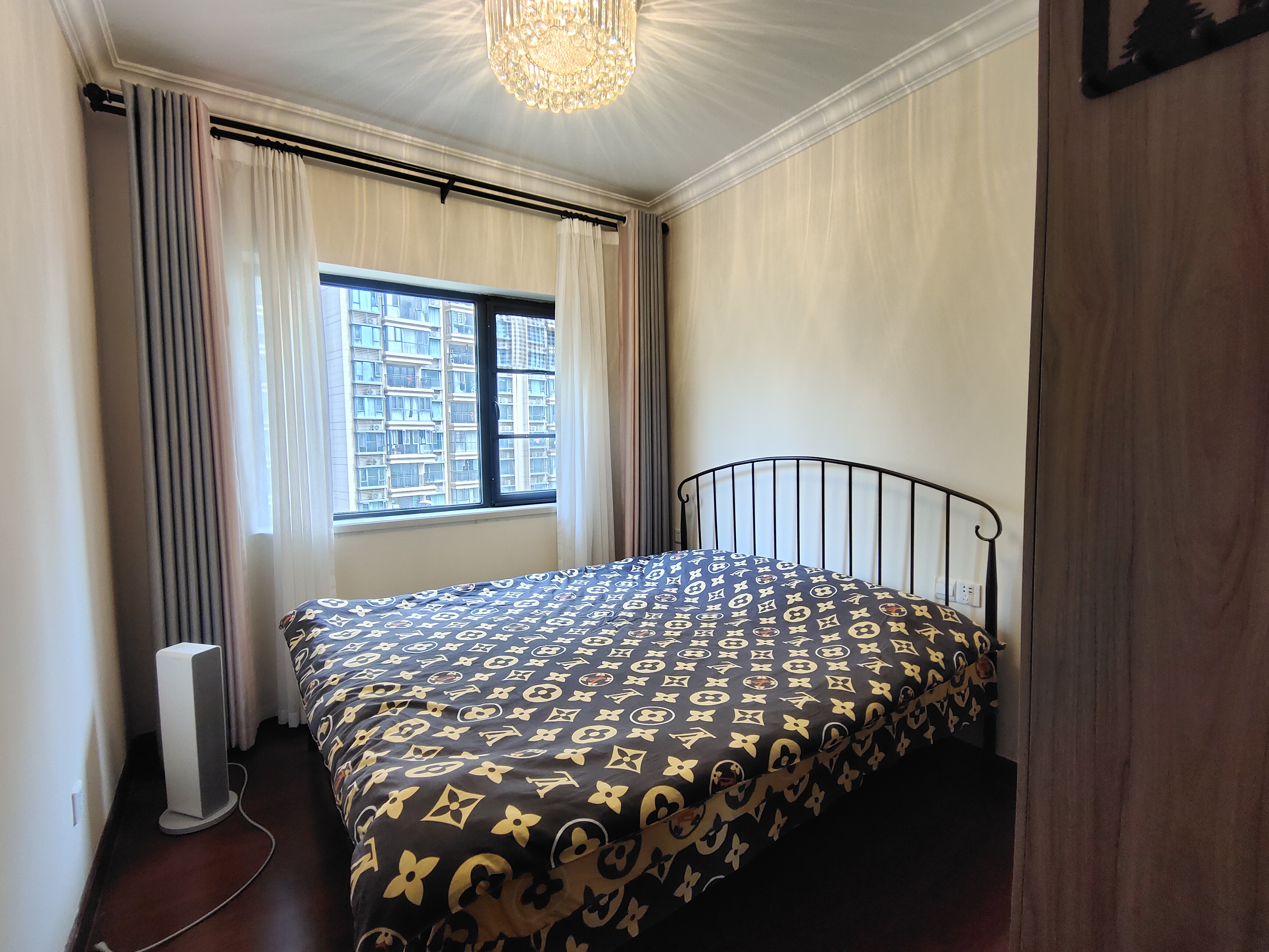 恒大华府  3室2厅2卫    105.0万 恒大华府  3室2厅2卫    105.0万室内图