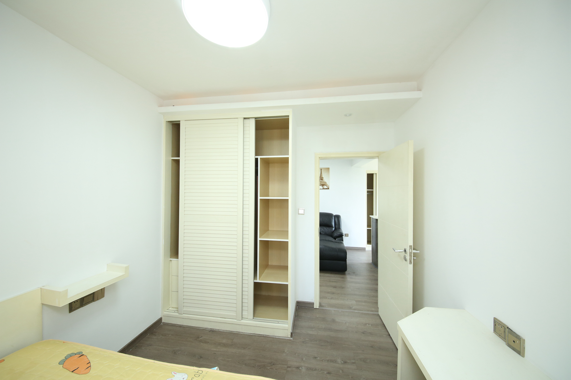 铂宫  1室1厅1卫    65.0万卧室