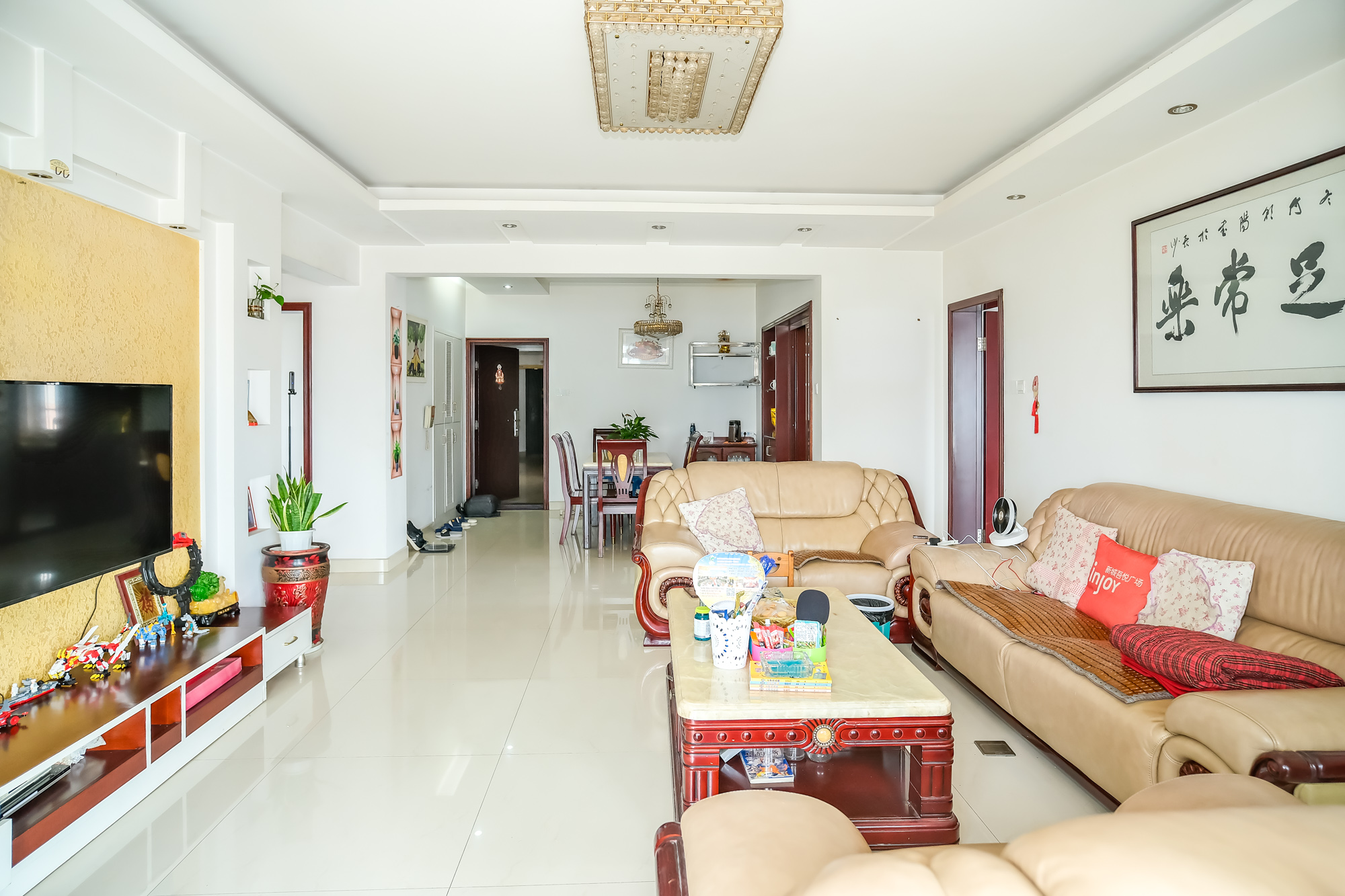 广场之星  4室2厅2卫    68.0万 广场之星  4室2厅2卫    68.0万