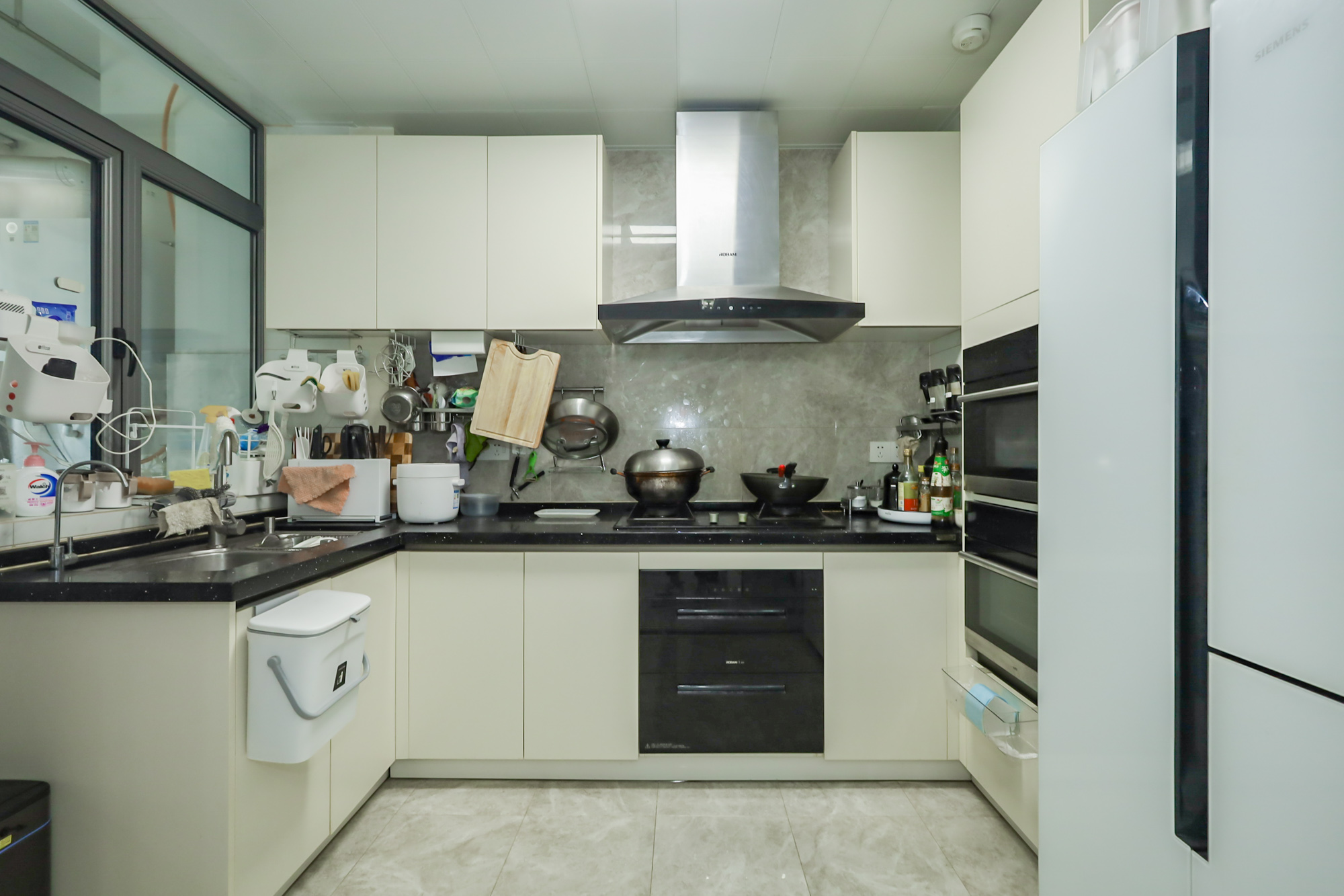 八方小区C区  4室2厅2卫    535.0万厨房