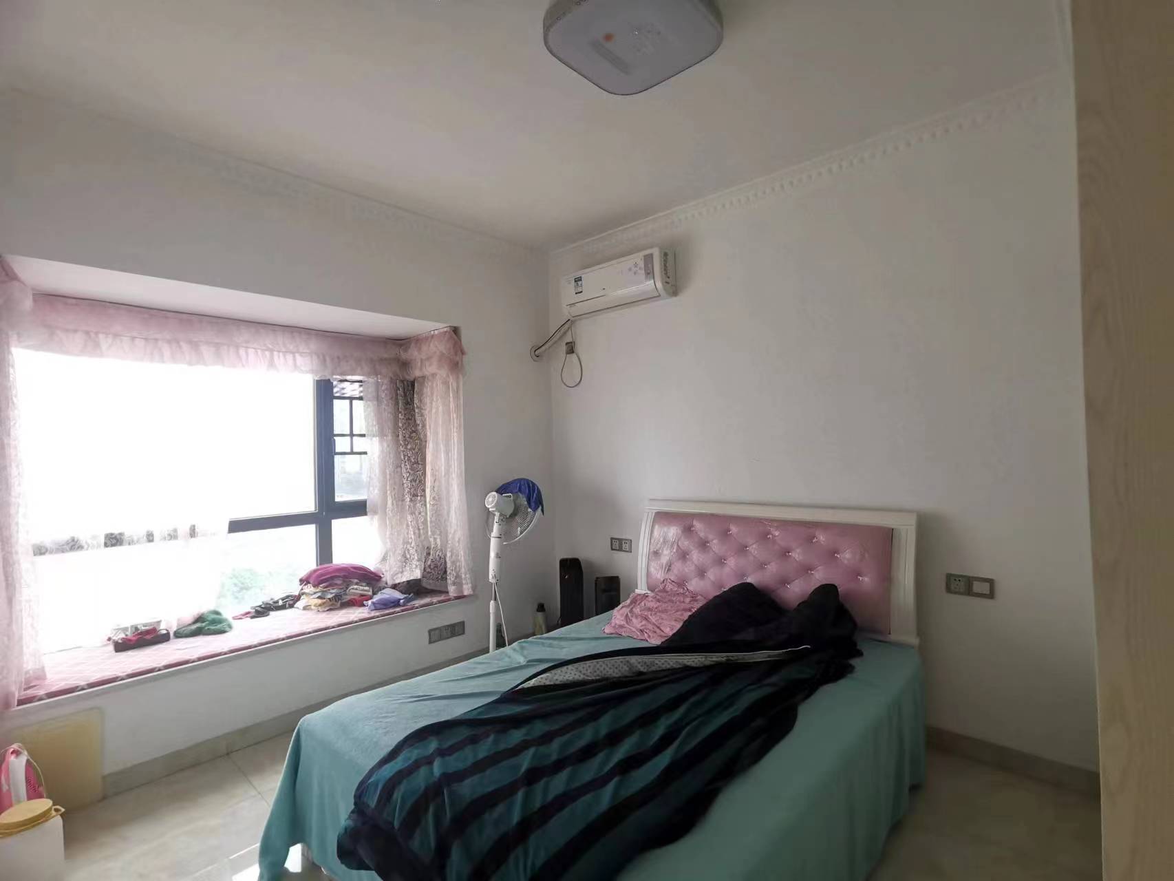 美的城一期 4室2厅2卫 66.0万 美的城一期 4室2厅2卫 66.0万室内图