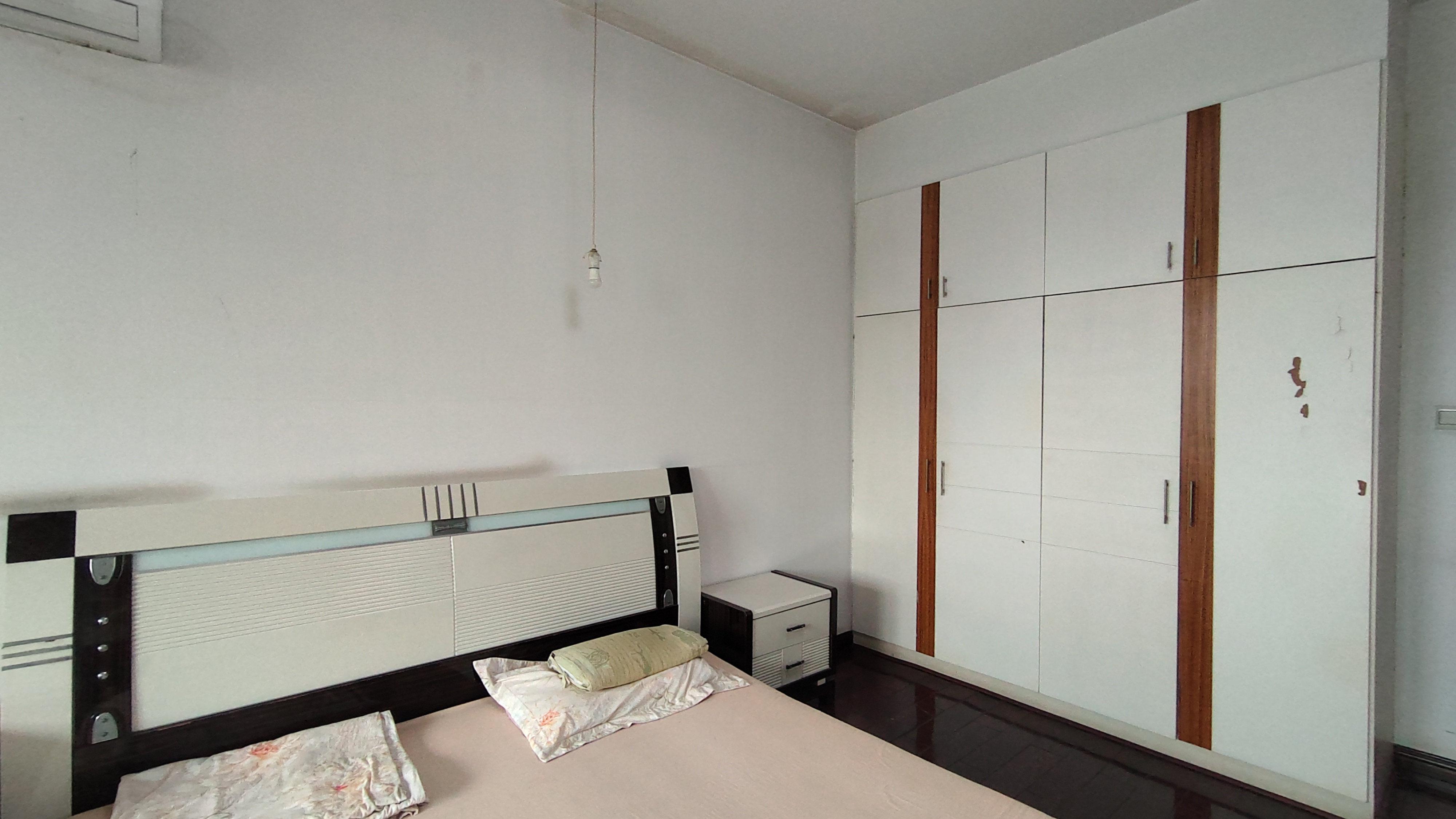 亚都花园 4室2厅2卫 82.00万 亚都花园 4室2厅2卫 82.00万室内图