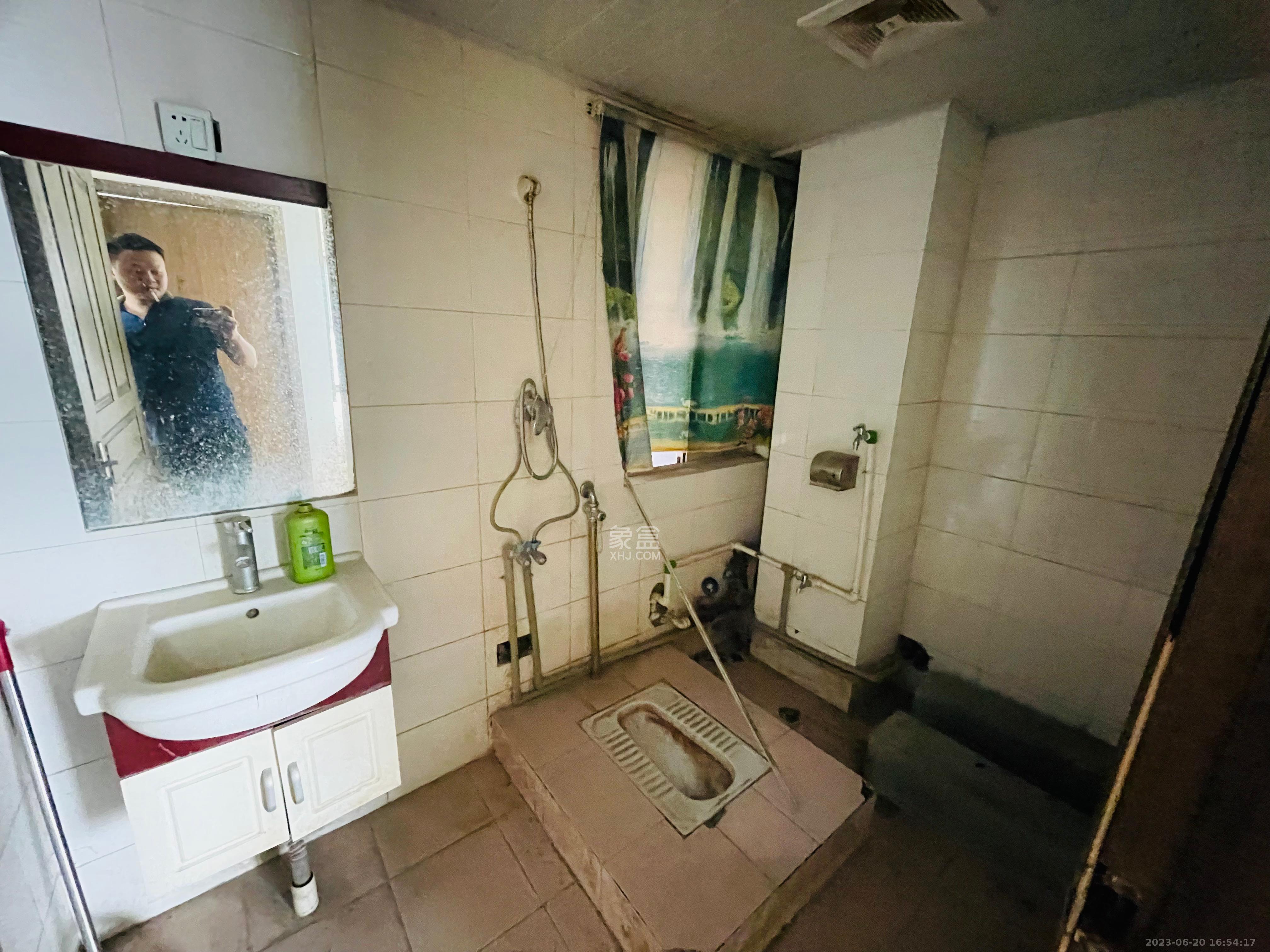 华菱新城地标  3室2厅1卫   2500.00元/月室内图