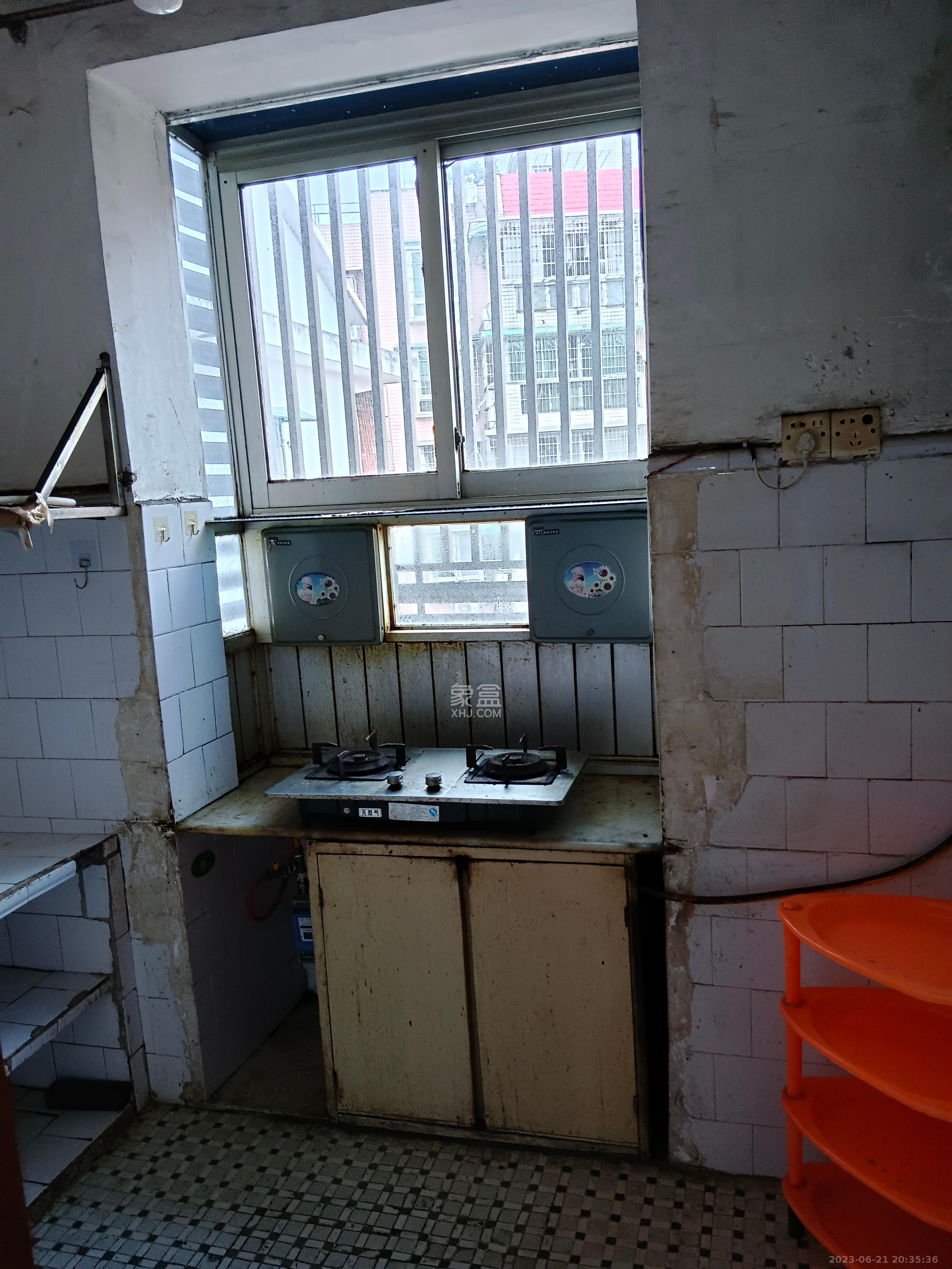 市直属机关宿舍 2室1厅1卫 1400.00元/月 市直属机关宿舍 2室1厅1卫 1400.00元/月室内图