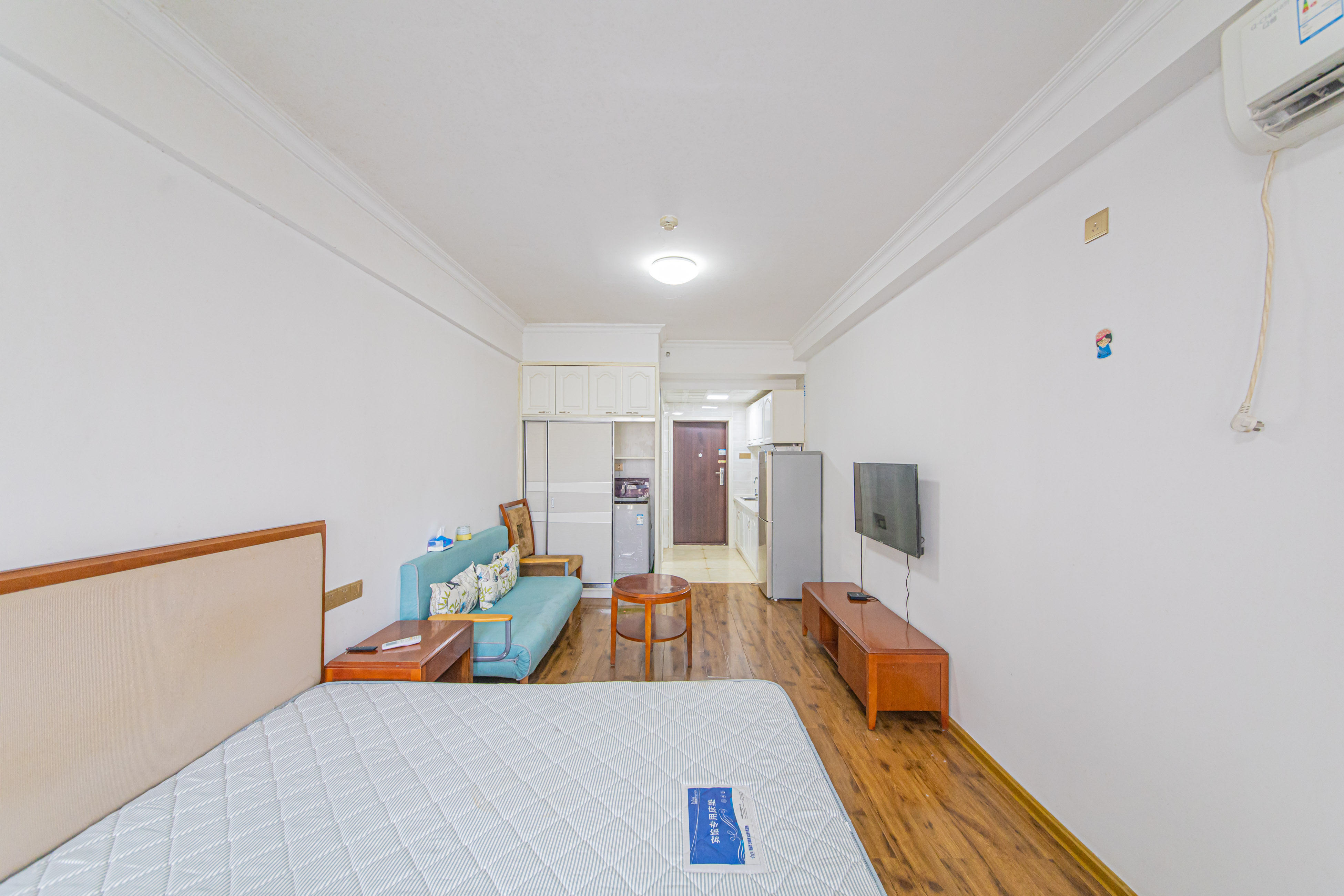 中建芙蓉工社  1室1厅1卫   35.00万客厅