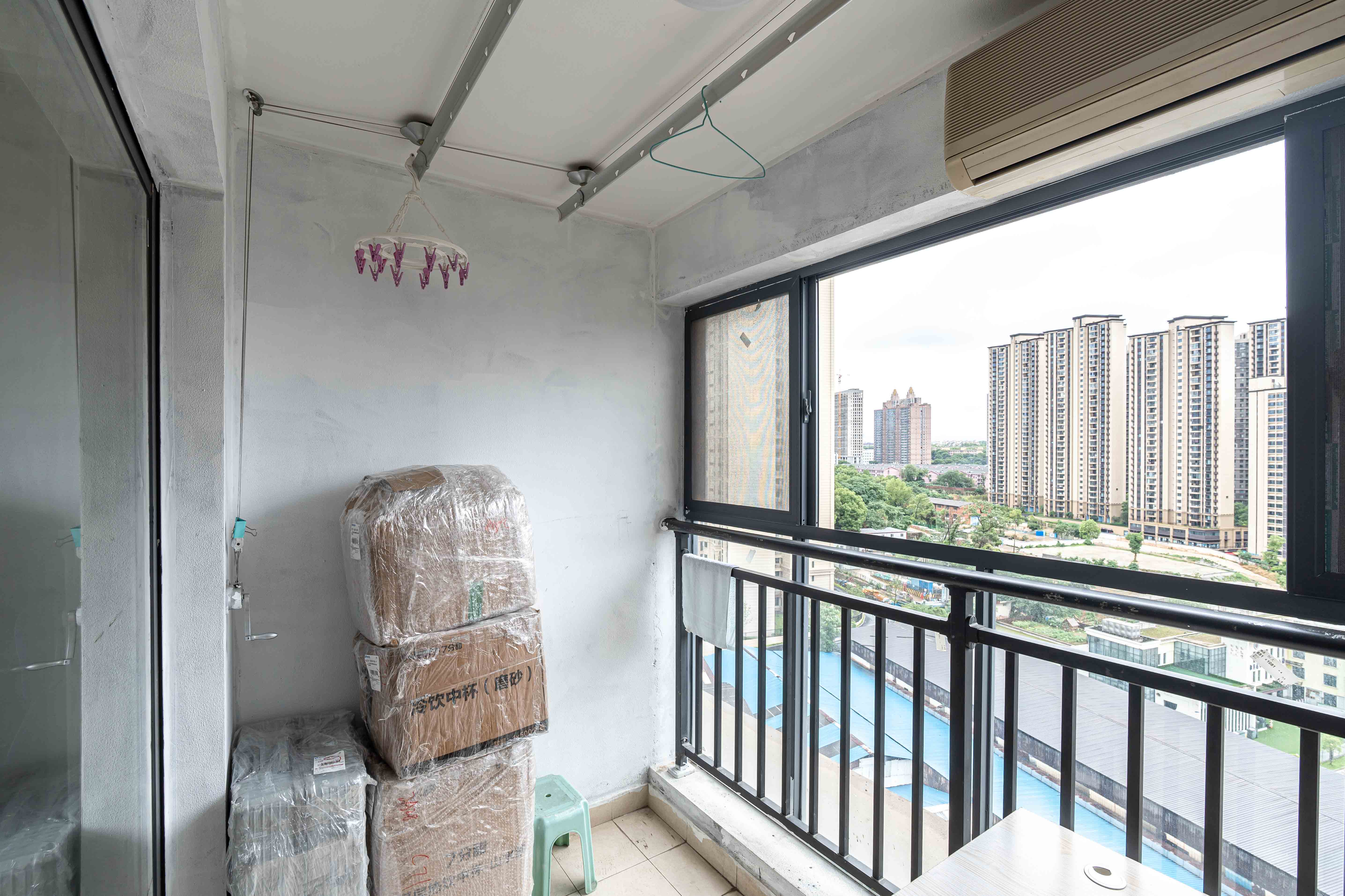 万科金域华府三四期  2室2厅1卫    96.0万阳台