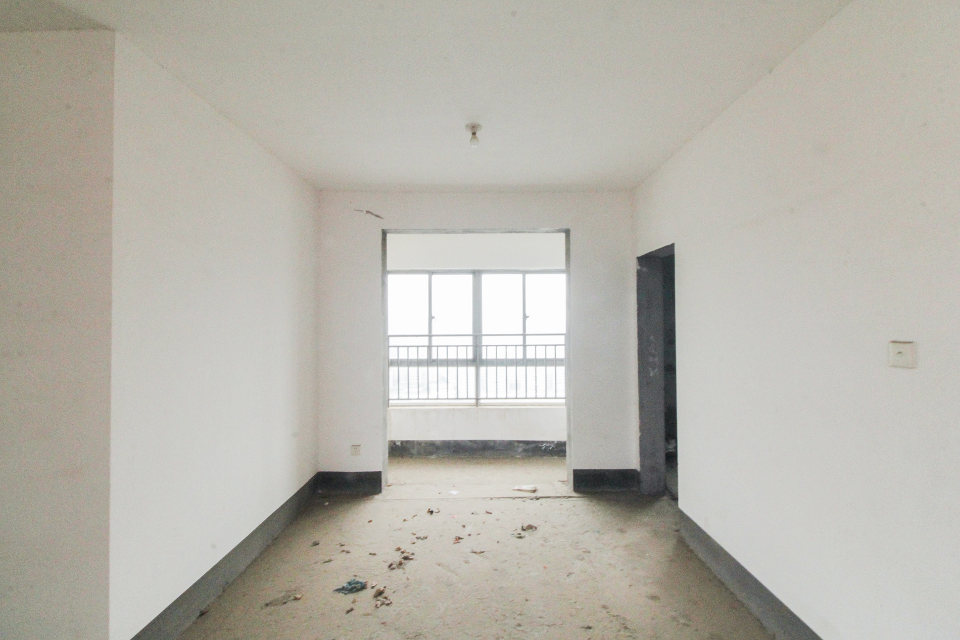 上海城小区  3室2厅2卫    151.8万客厅