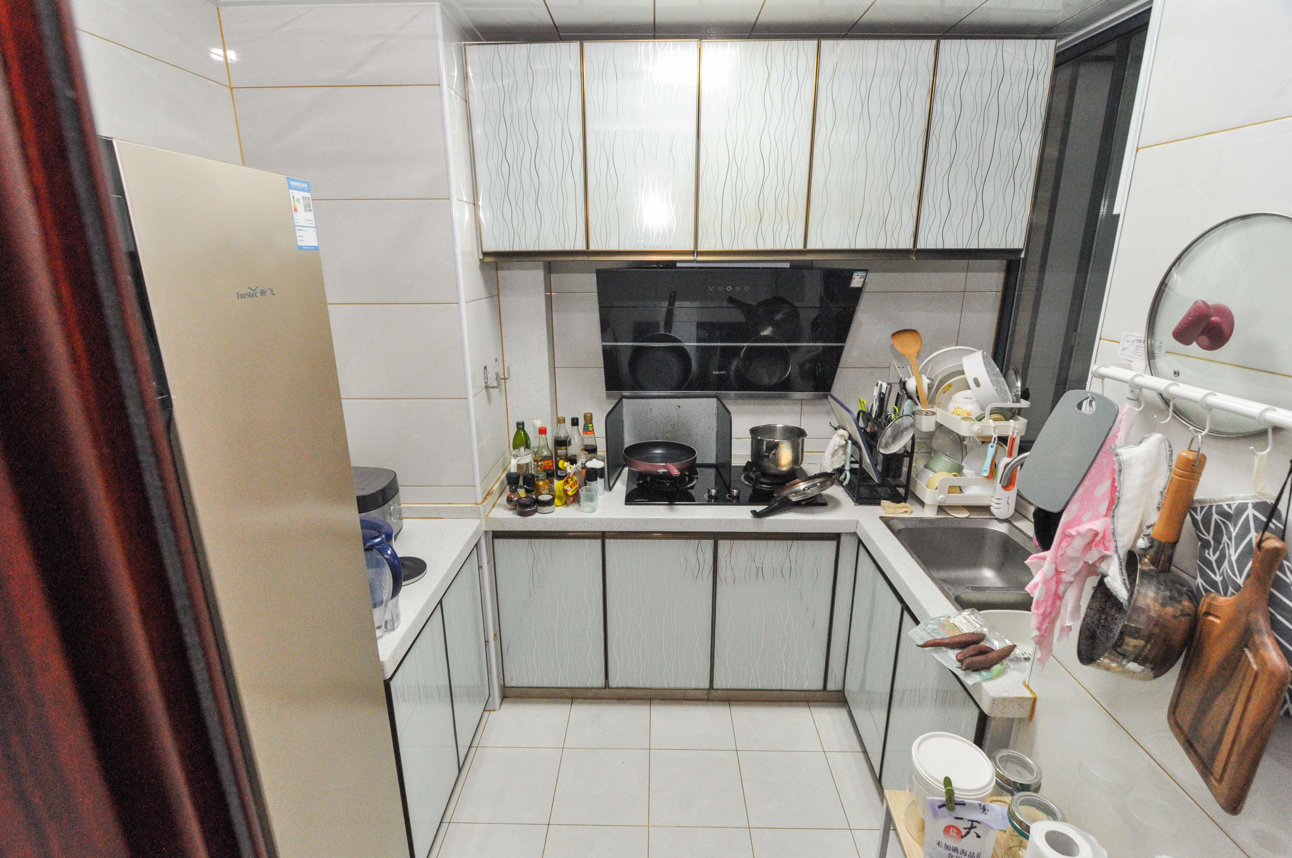 中建梅溪湖中心  3室2厅1卫    135.0万厨房