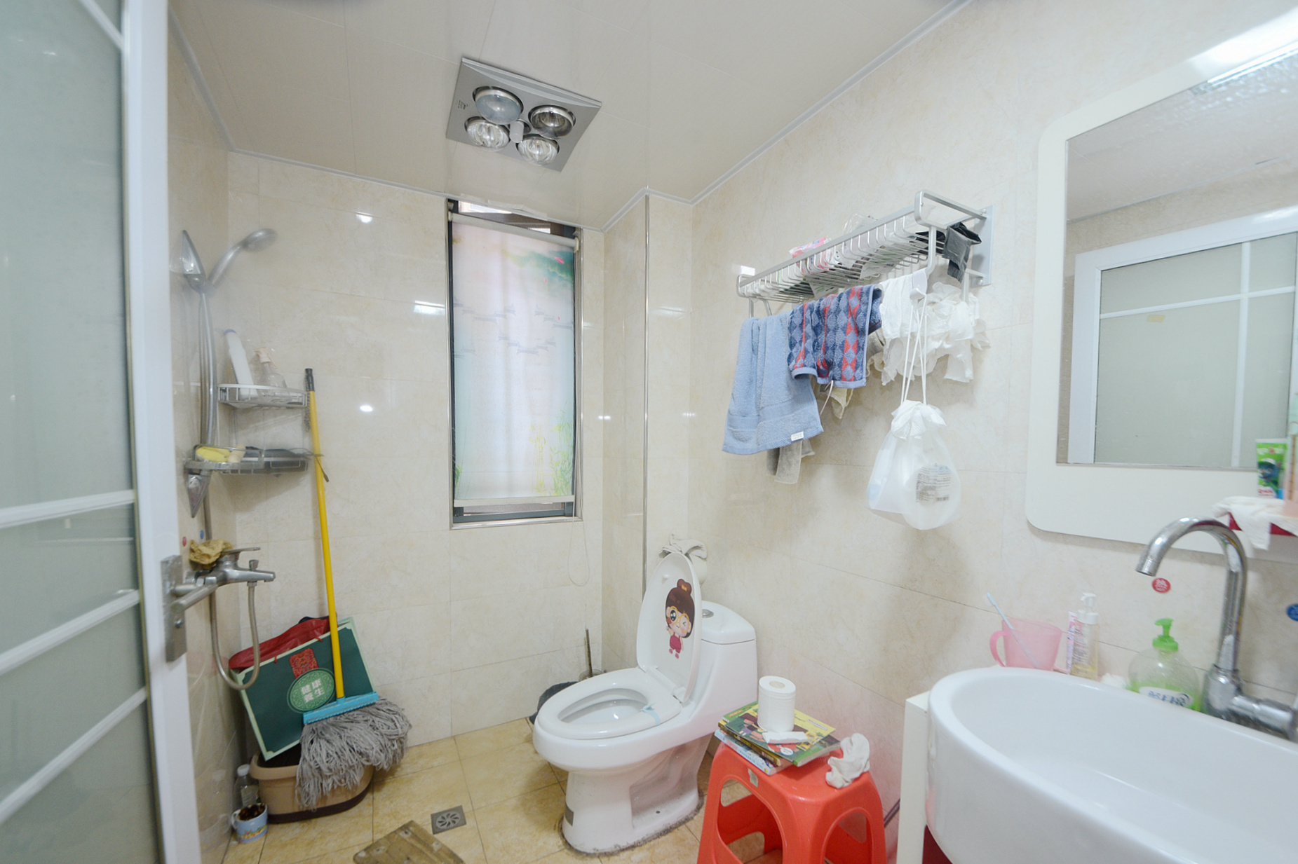 万博汇  3室2厅2卫    198.0万卫生间