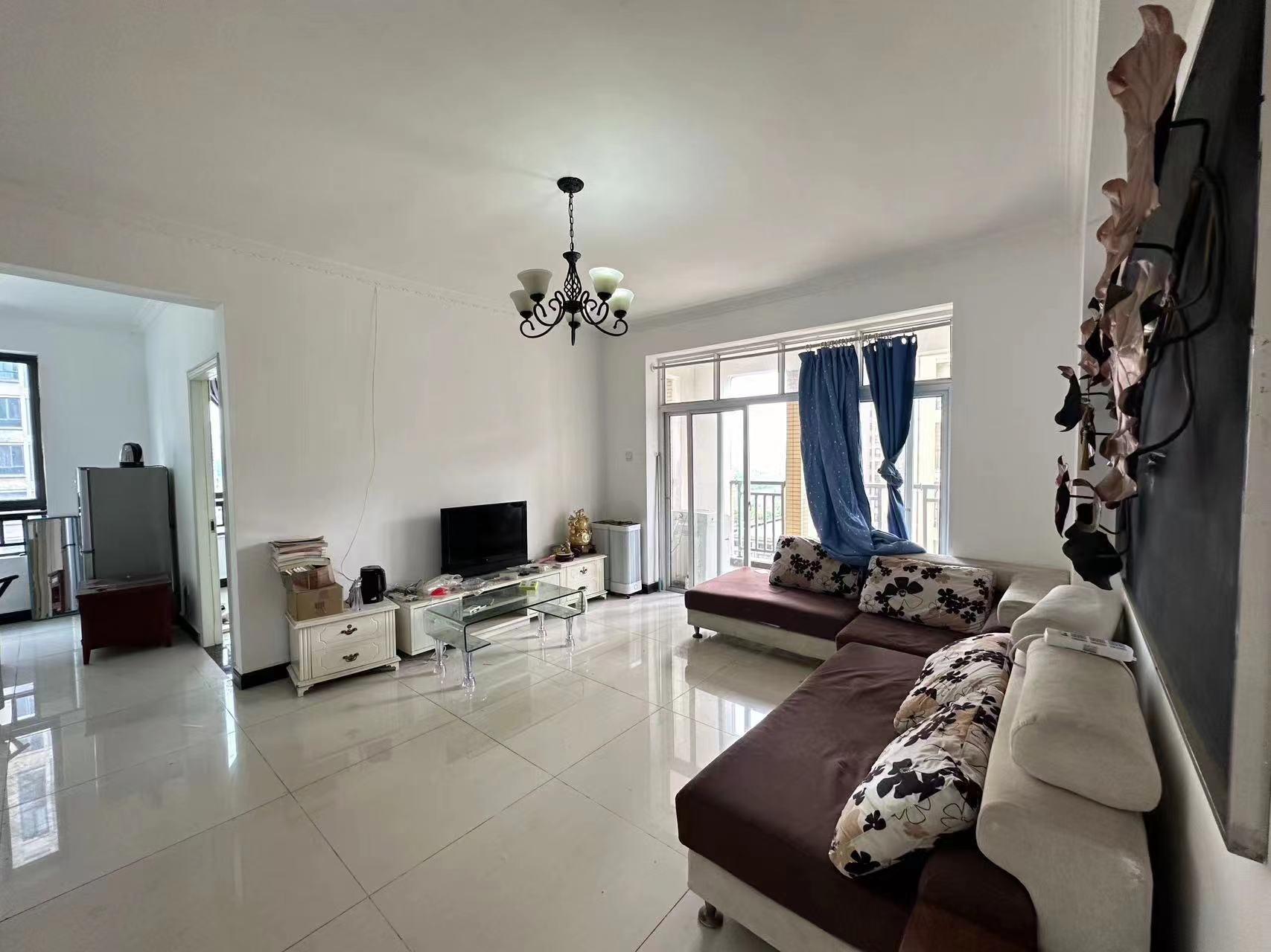 泰山公馆 3室2厅2卫 70.0万 泰山公馆 3室2厅2卫 70.0万室内图