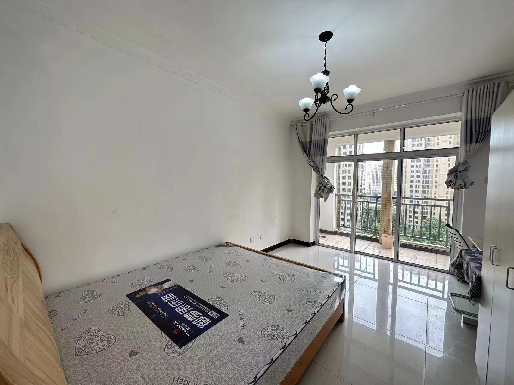 泰山公馆 3室2厅2卫 70.0万 泰山公馆 3室2厅2卫 70.0万室内图