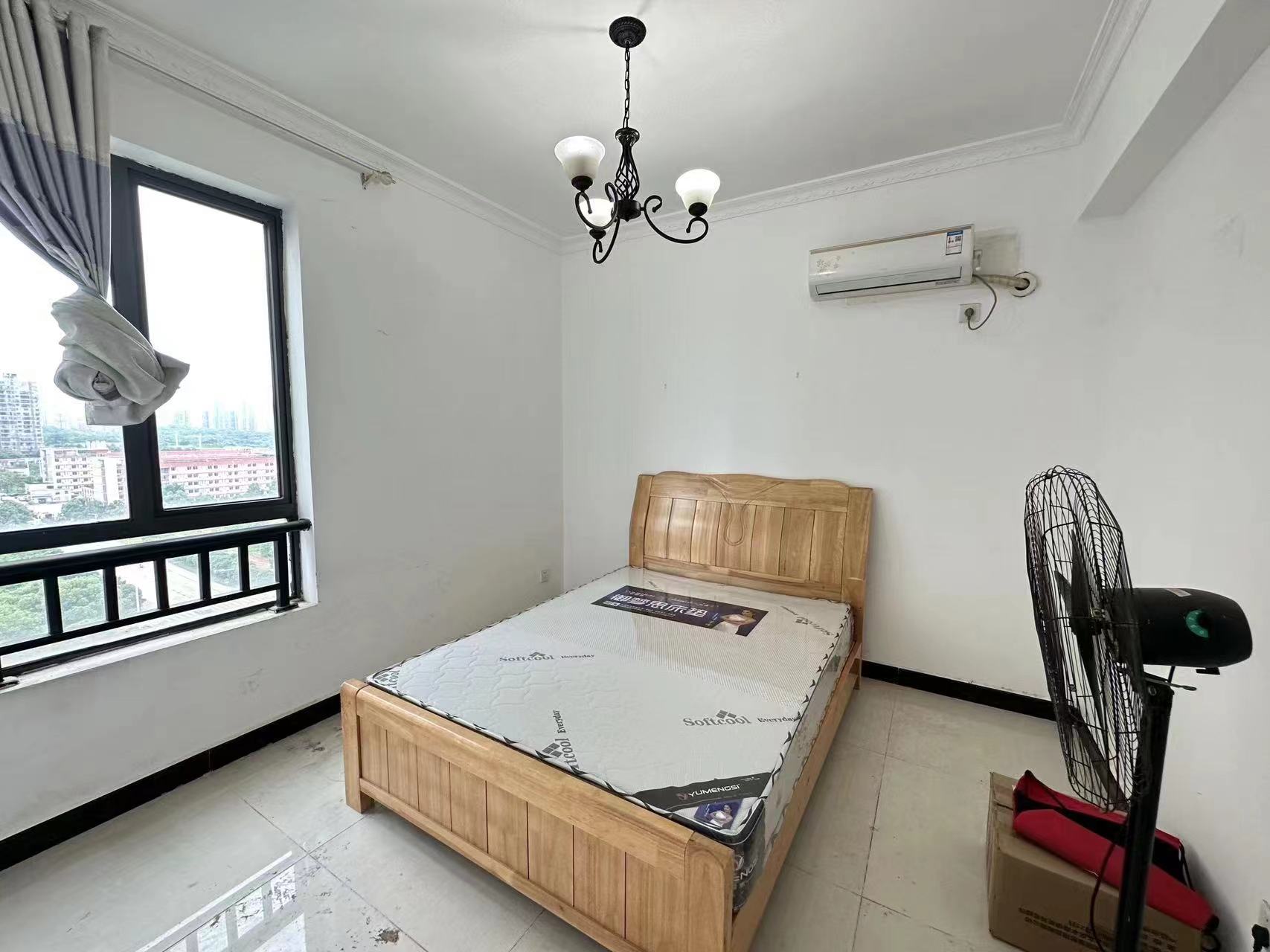 泰山公馆 3室2厅2卫 70.0万 泰山公馆 3室2厅2卫 70.0万室内图