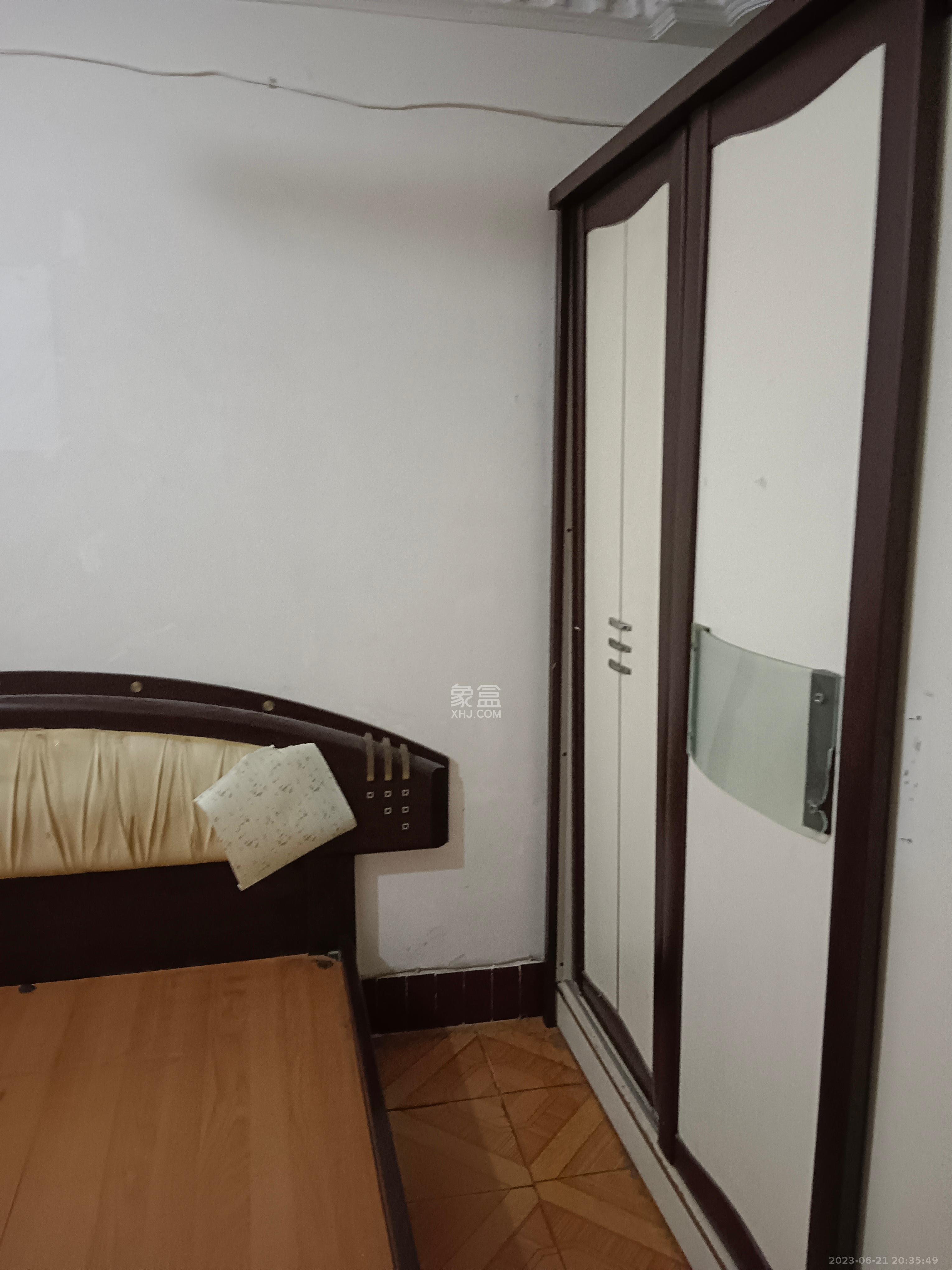 市直属机关宿舍 2室1厅1卫 1400.00元/月 市直属机关宿舍 2室1厅1卫 1400.00元/月室内图