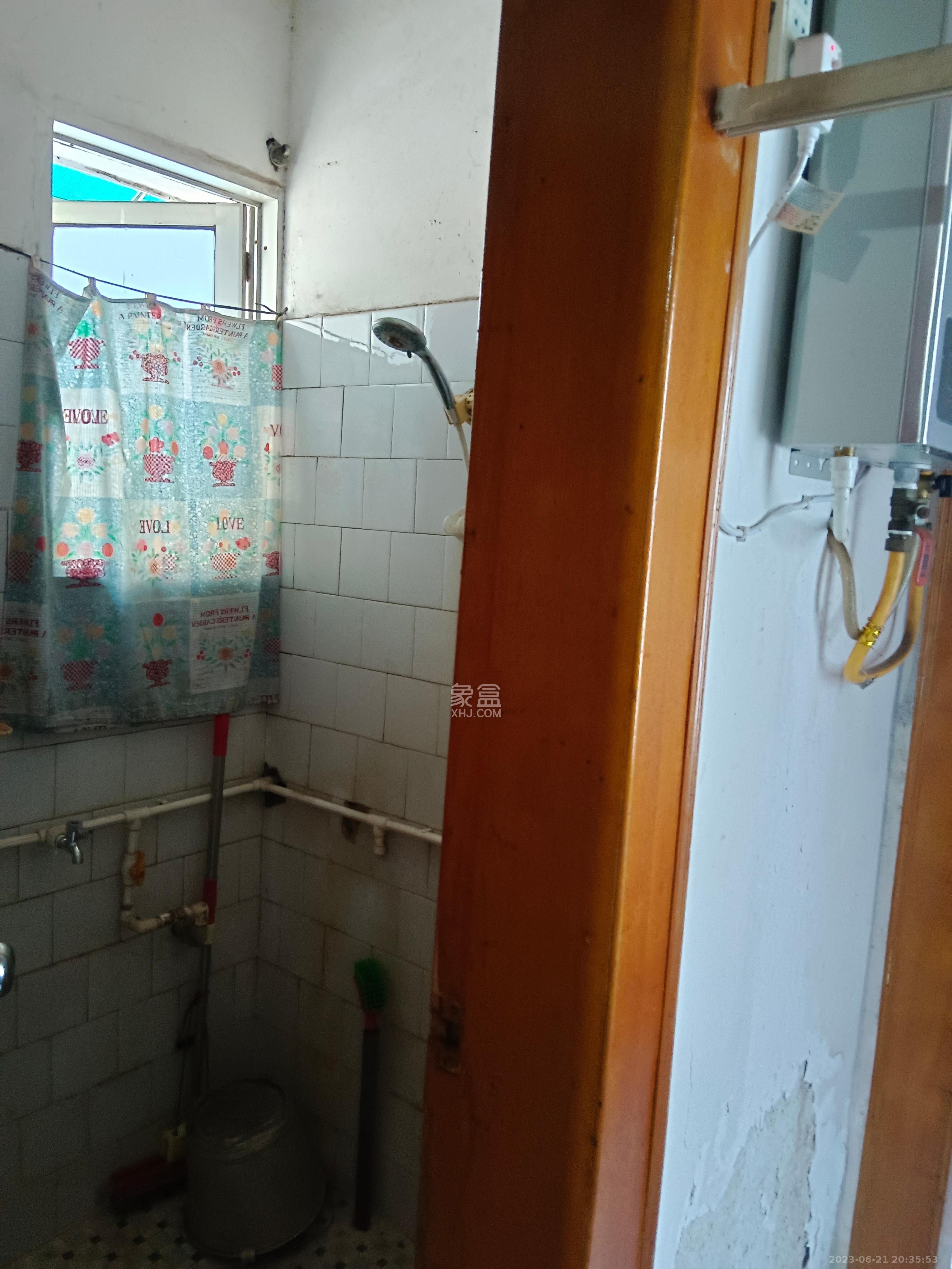 市直属机关宿舍 2室1厅1卫 1400.00元/月 市直属机关宿舍 2室1厅1卫 1400.00元/月室内图