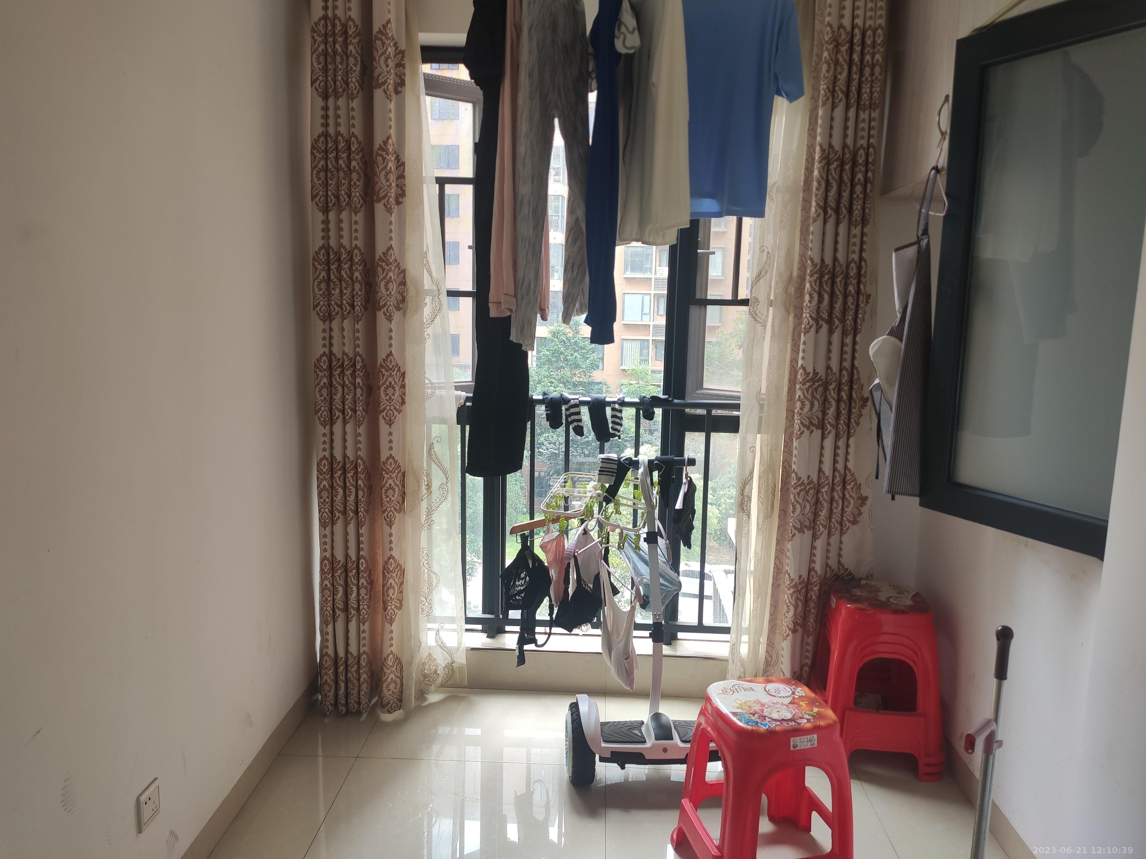 怡海星城 3室2厅2卫 2300.0元/月 怡海星城 3室2厅2卫 2300.0元/月室内图