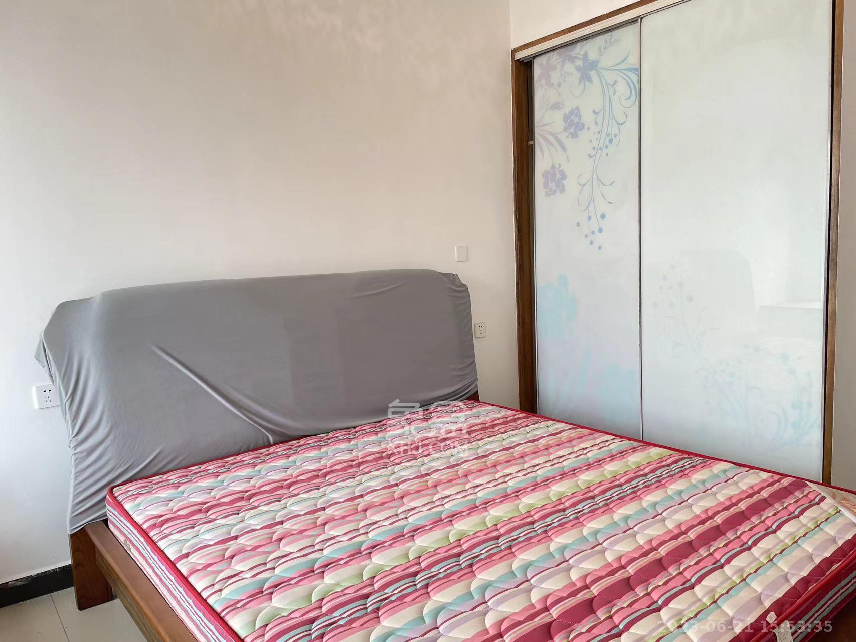 三一街区  3室2厅1卫   1700.00元/月室内图