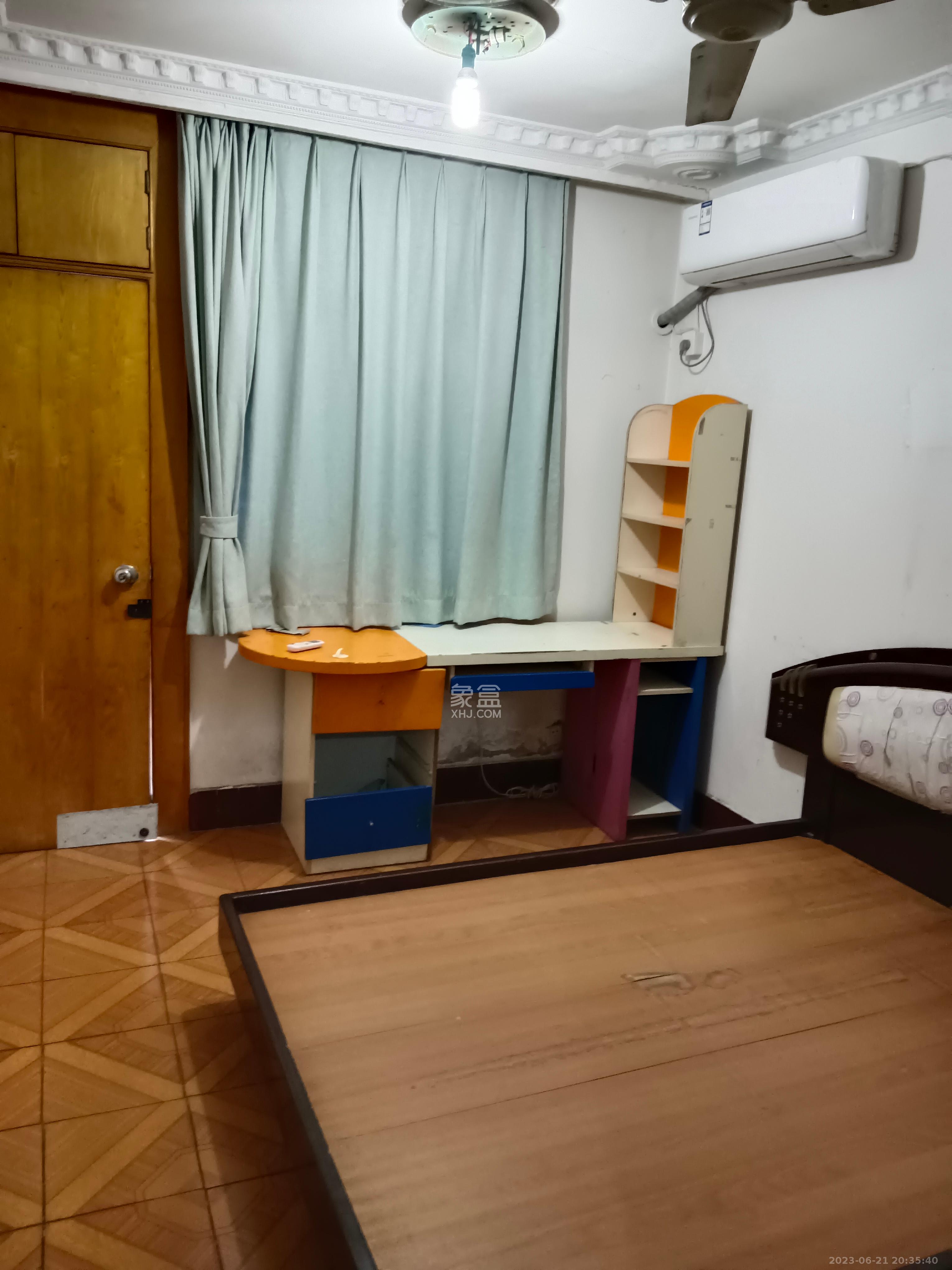 市直属机关宿舍 2室1厅1卫 1400.00元/月 市直属机关宿舍 2室1厅1卫 1400.00元/月室内图