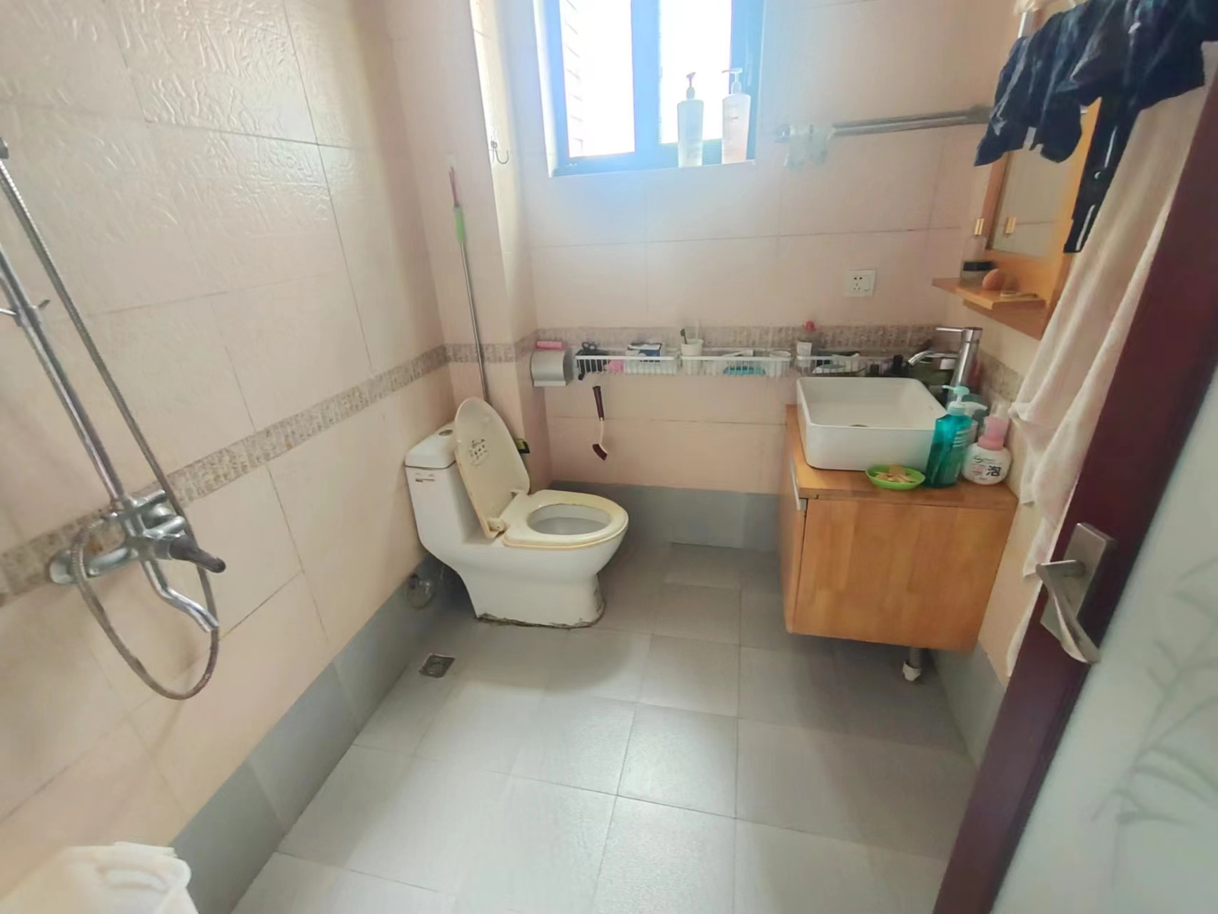 西域名邸  3室2厅2卫    88.0万 西域名邸  3室2厅2卫    88.0万室内图