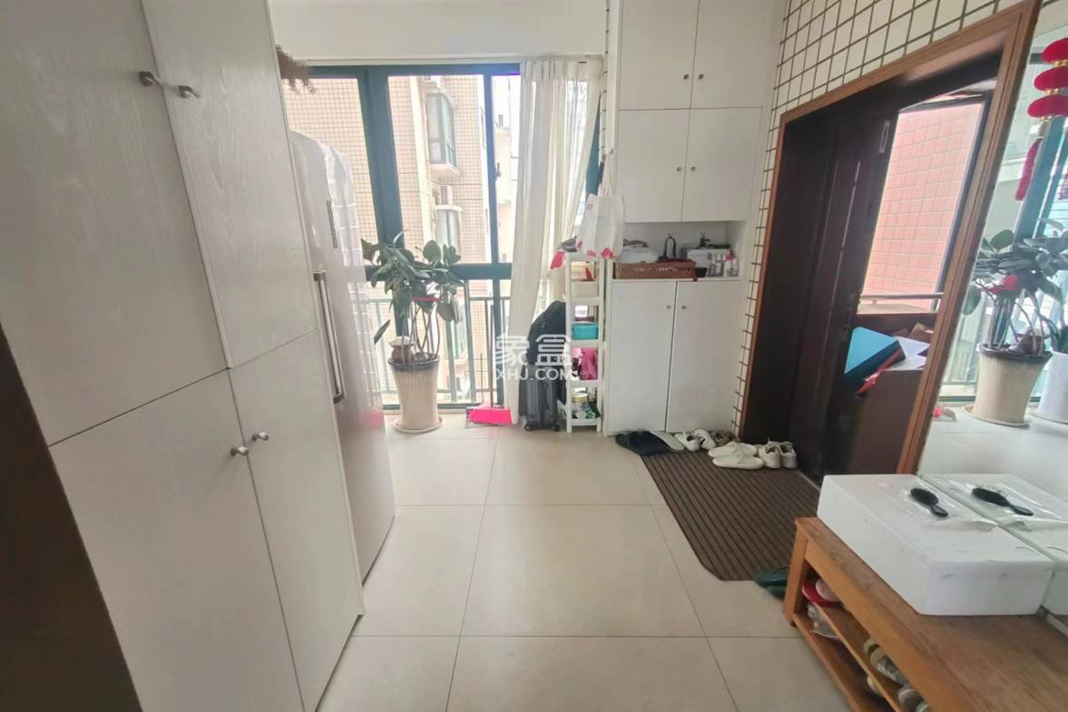 西域名邸  3室2厅2卫    88.0万 西域名邸  3室2厅2卫    88.0万室内图