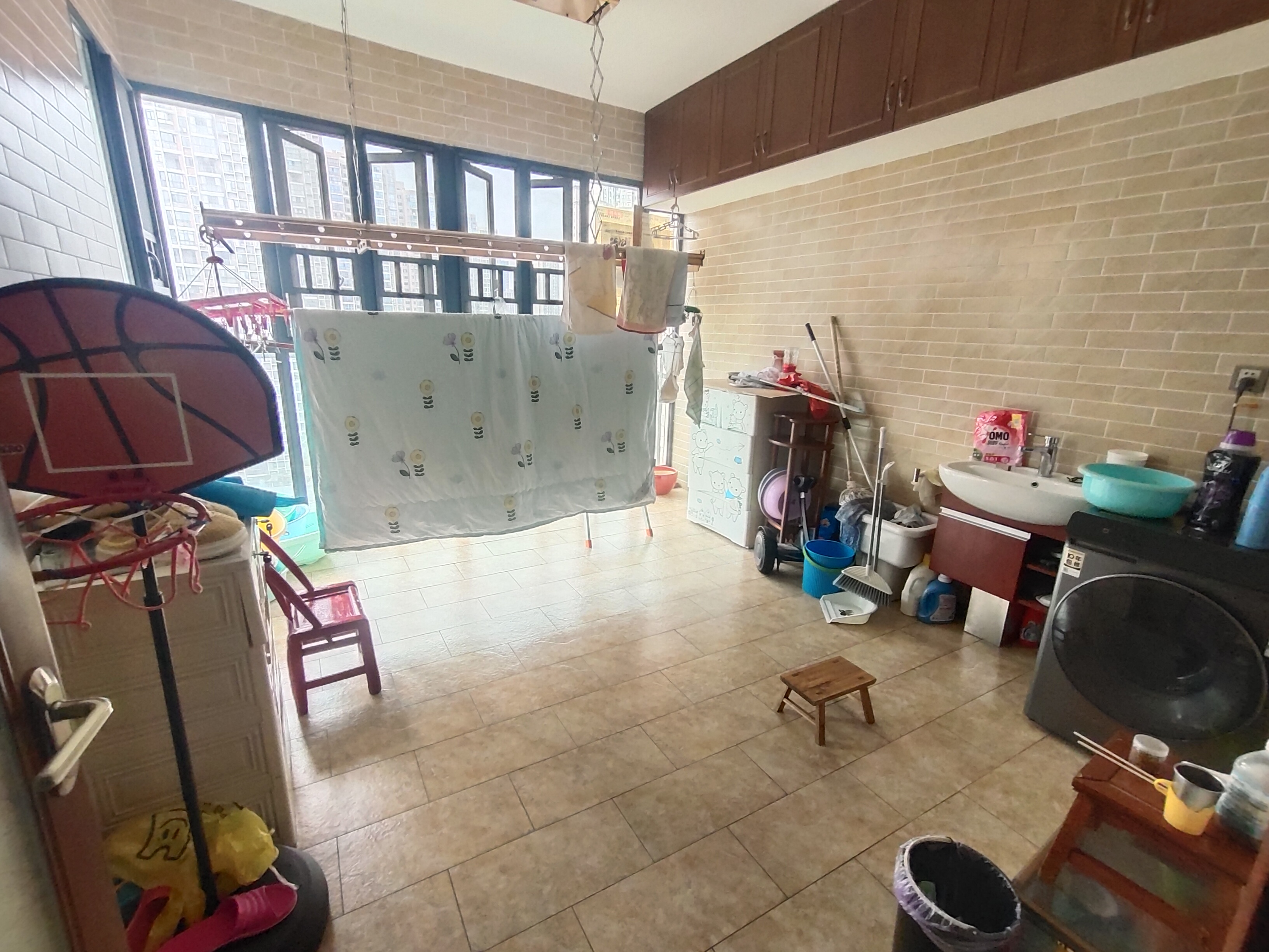 和园小区  4室2厅2卫    180.0万 和园小区  4室2厅2卫    180.0万室内图