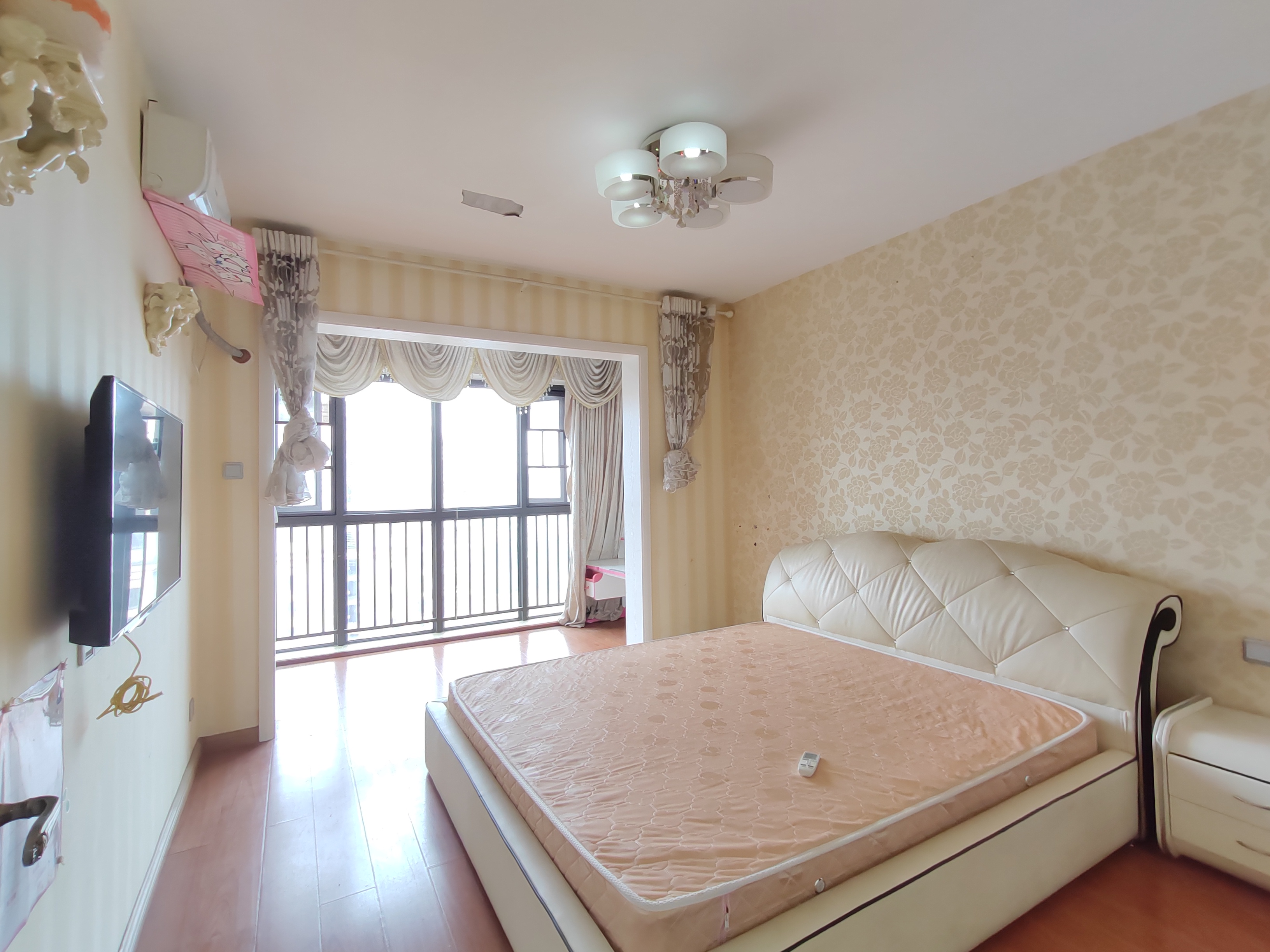 佳兆业金域天下二期 3室2厅2卫 63.0万 佳兆业金域天下二期 3室2厅2卫 63.0万室内图