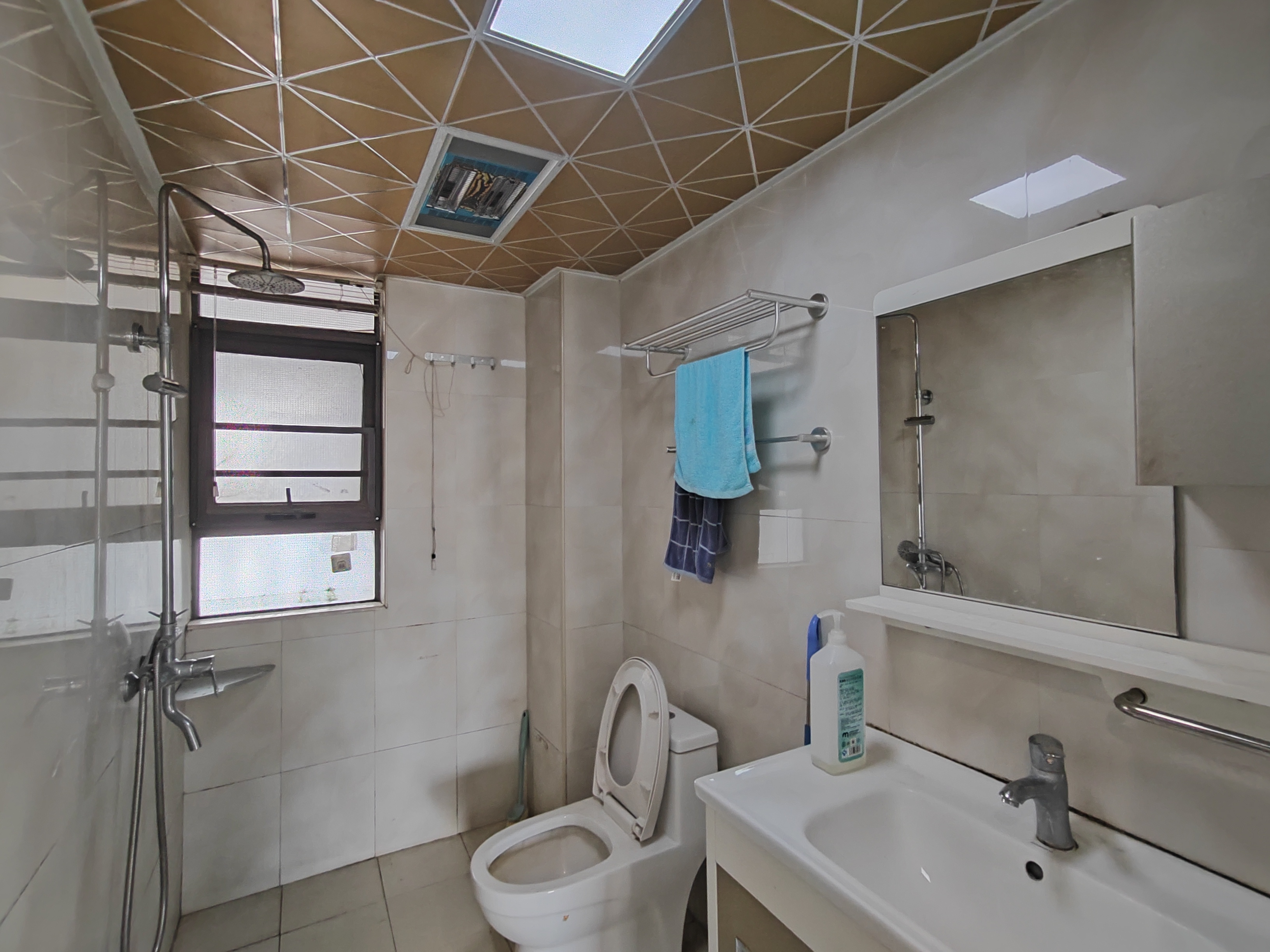 佳兆业金域天下二期 3室2厅2卫 63.0万 佳兆业金域天下二期 3室2厅2卫 63.0万室内图