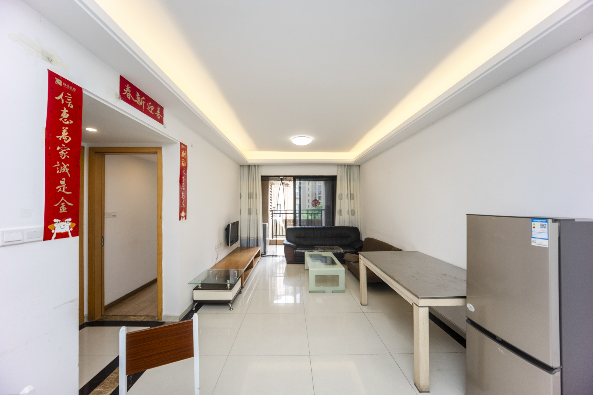 珠江郦城薰衣道 3室2厅1卫 73.0万 珠江郦城薰衣道 3室2厅1卫 73.0万客厅