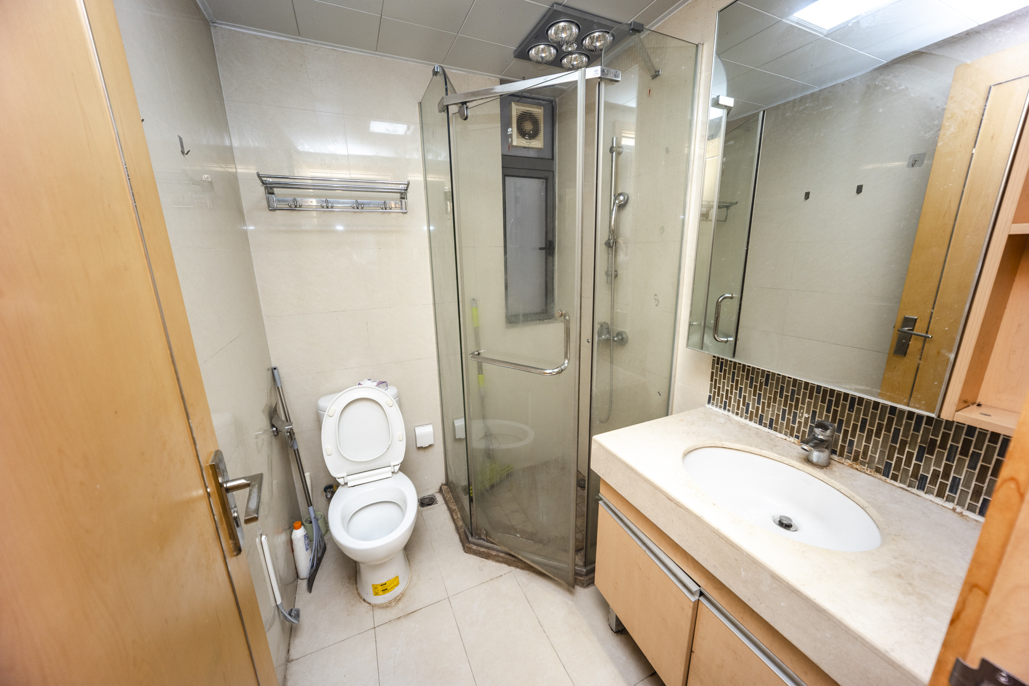 珠江郦城薰衣道 3室2厅1卫 73.0万 珠江郦城薰衣道 3室2厅1卫 73.0万卫生间