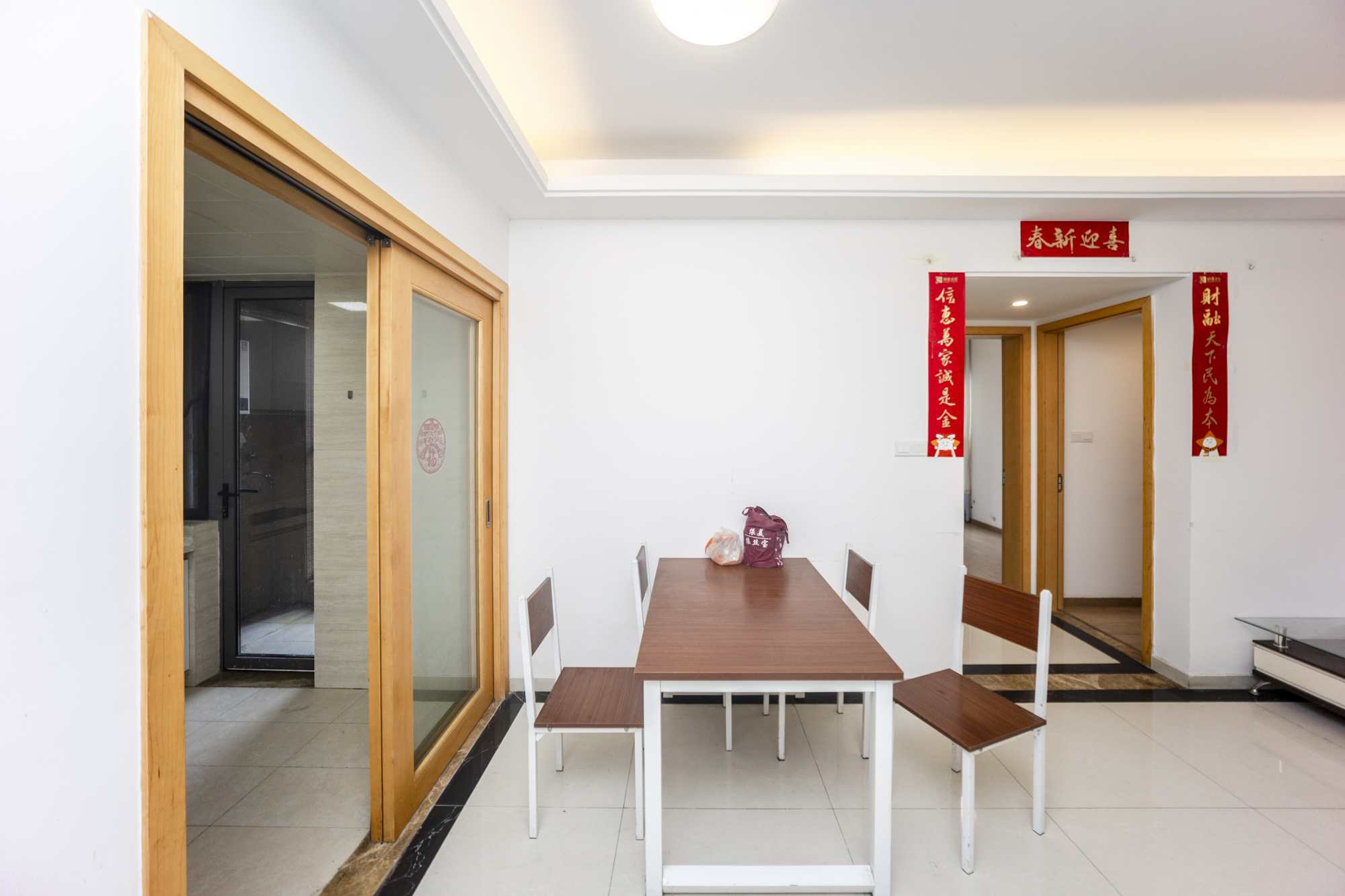 珠江郦城薰衣道 3室2厅1卫 73.0万 珠江郦城薰衣道 3室2厅1卫 73.0万客厅