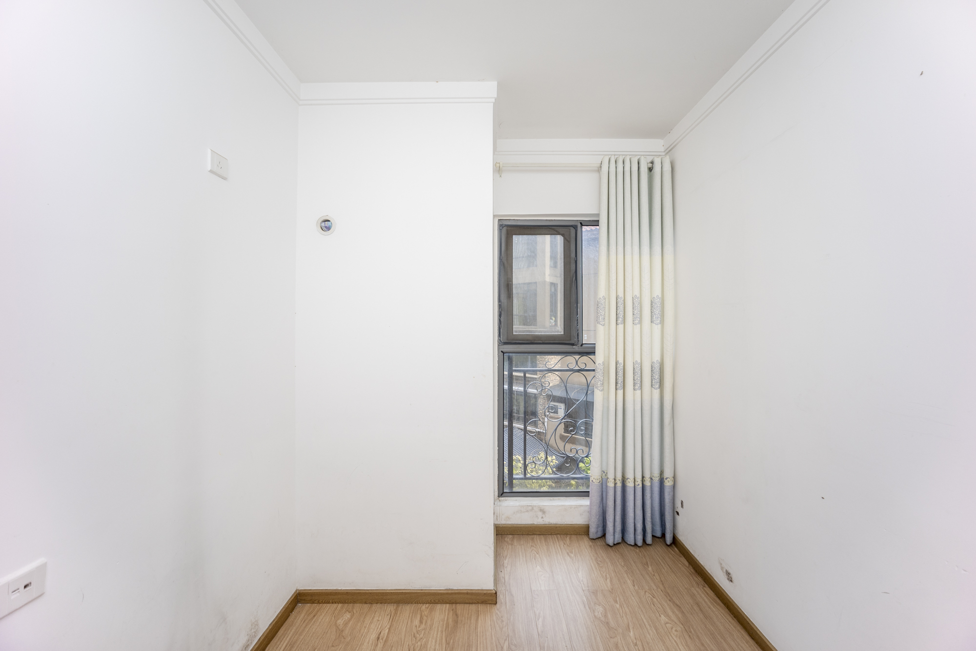 珠江郦城薰衣道 3室2厅1卫 73.0万 珠江郦城薰衣道 3室2厅1卫 73.0万卧室