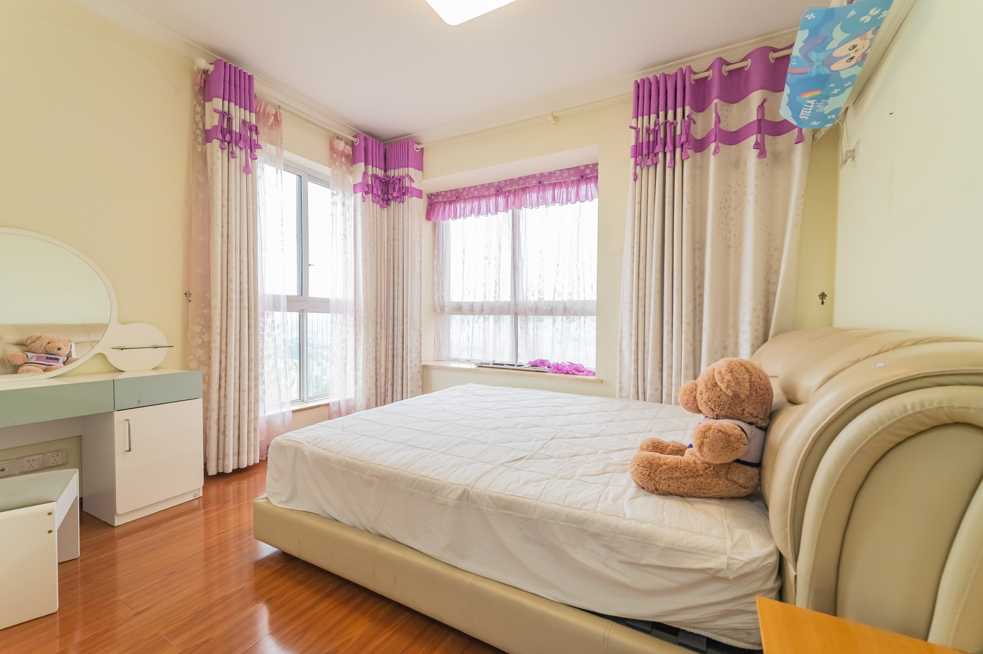 爱琴海岸 4室2厅2卫 105.80万 爱琴海岸 4室2厅2卫 105.80万卧室