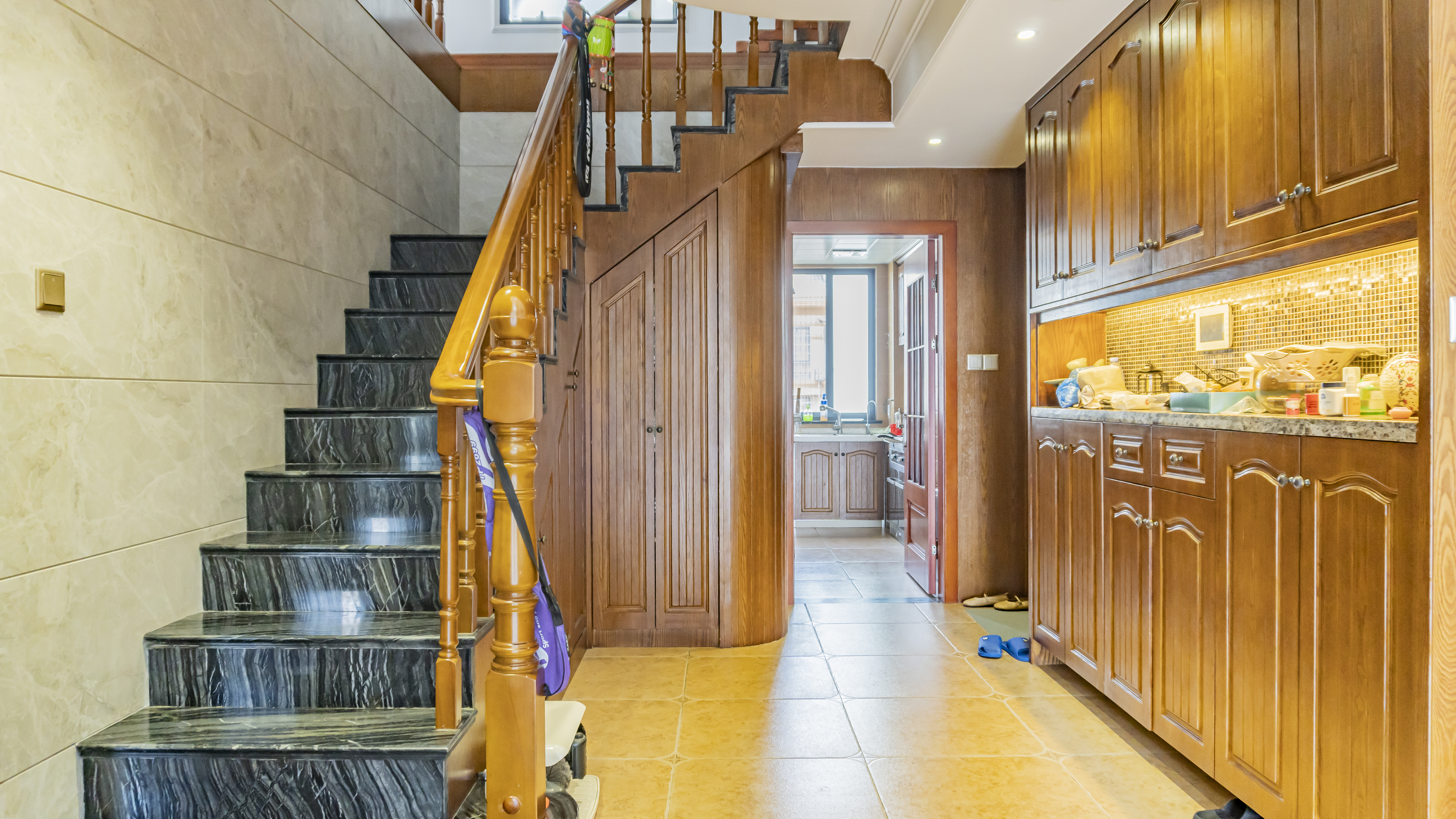 滨江花园 4室2厅2卫 91.8万 滨江花园 4室2厅2卫 91.8万室内图