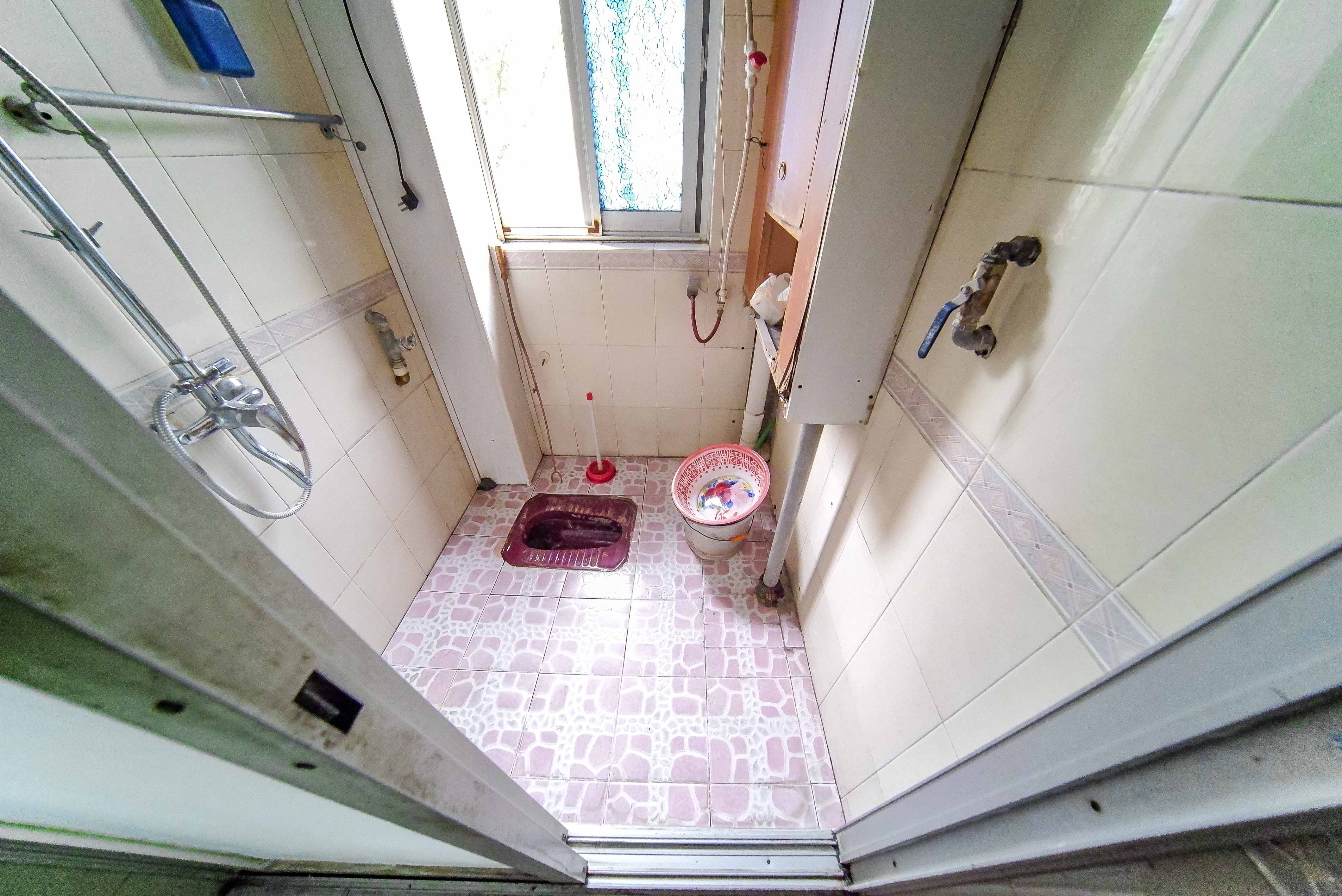 高家坪住宅新区  3室1厅1卫   120.00万卫生间
