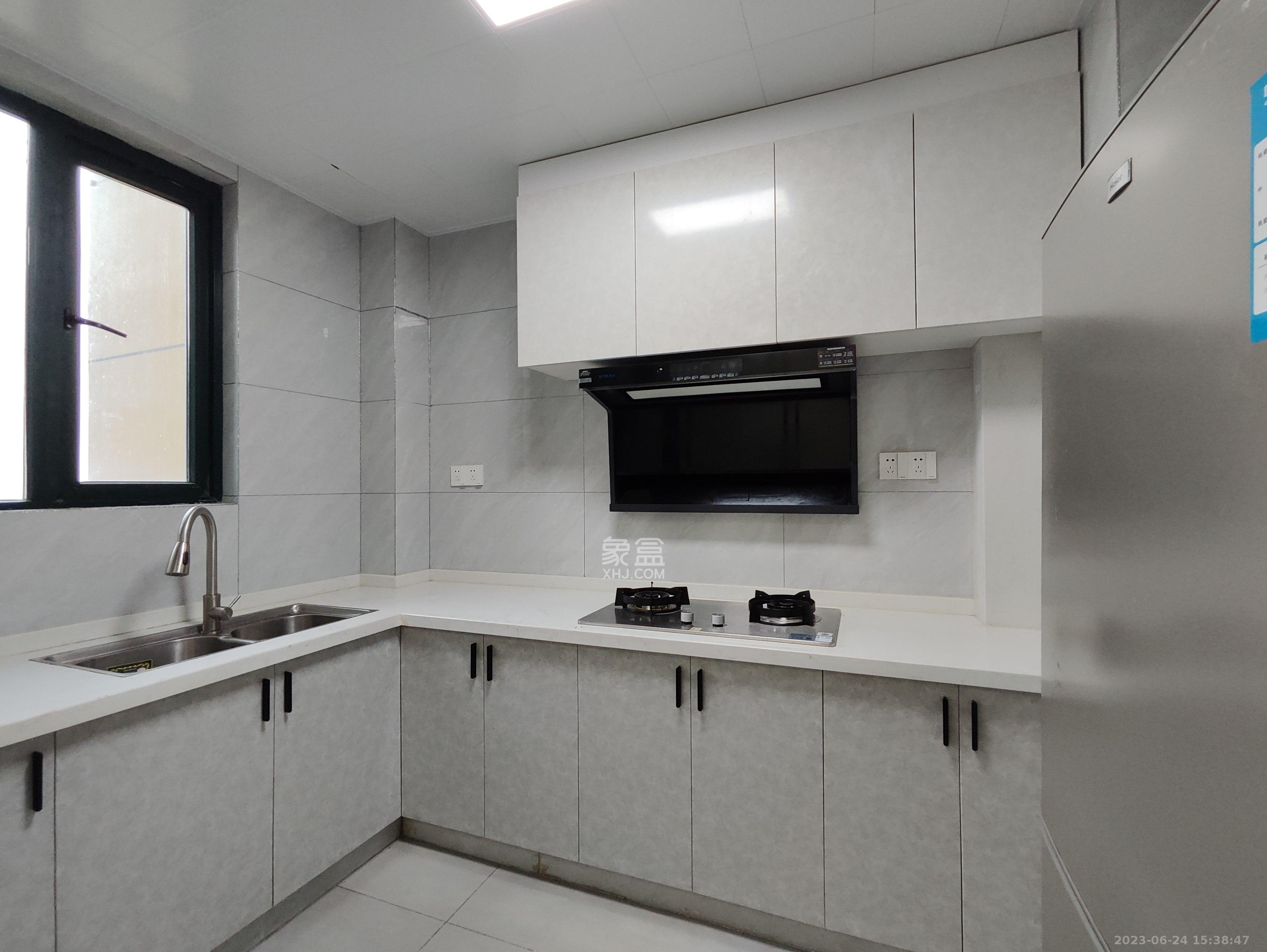 富基世纪公园 3室2厅2卫 2000.00元/月 富基世纪公园 3室2厅2卫 2000.00元/月室内图