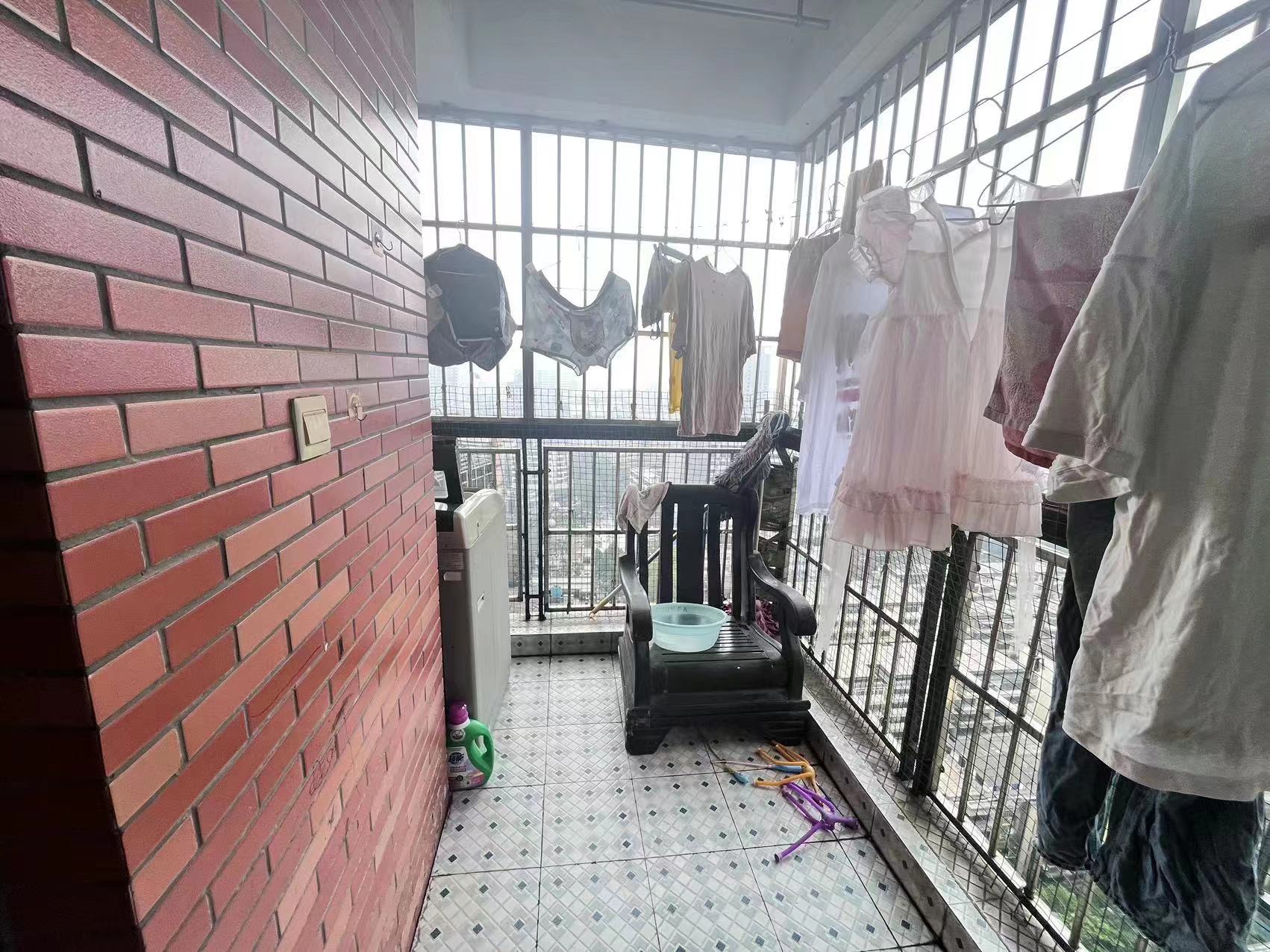 摩登摩天 2室2厅1卫 40.0万 摩登摩天 2室2厅1卫 40.0万室内图