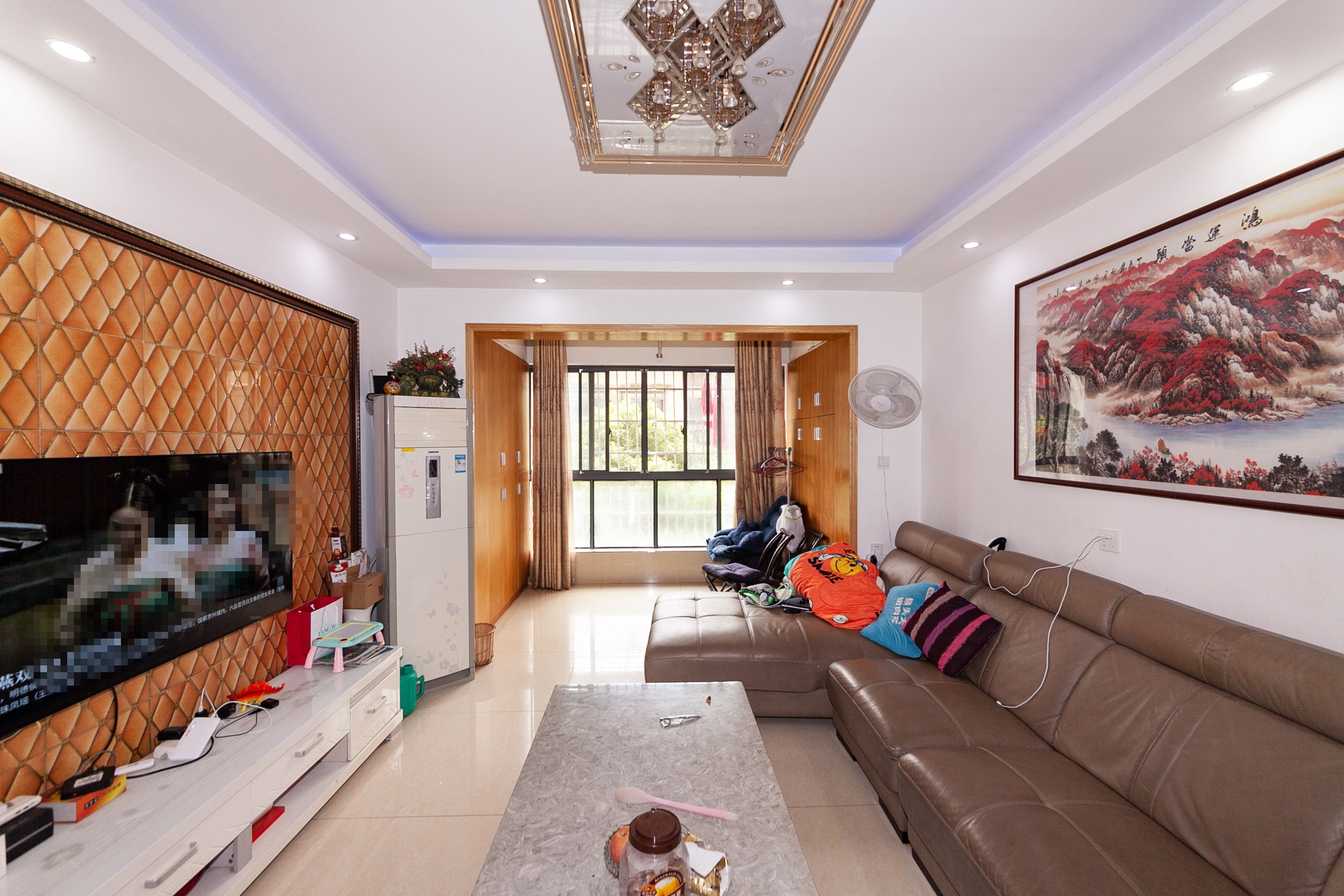 勤诚达新界  2室2厅1卫    78.0万 勤诚达新界  2室2厅1卫    78.0万客厅