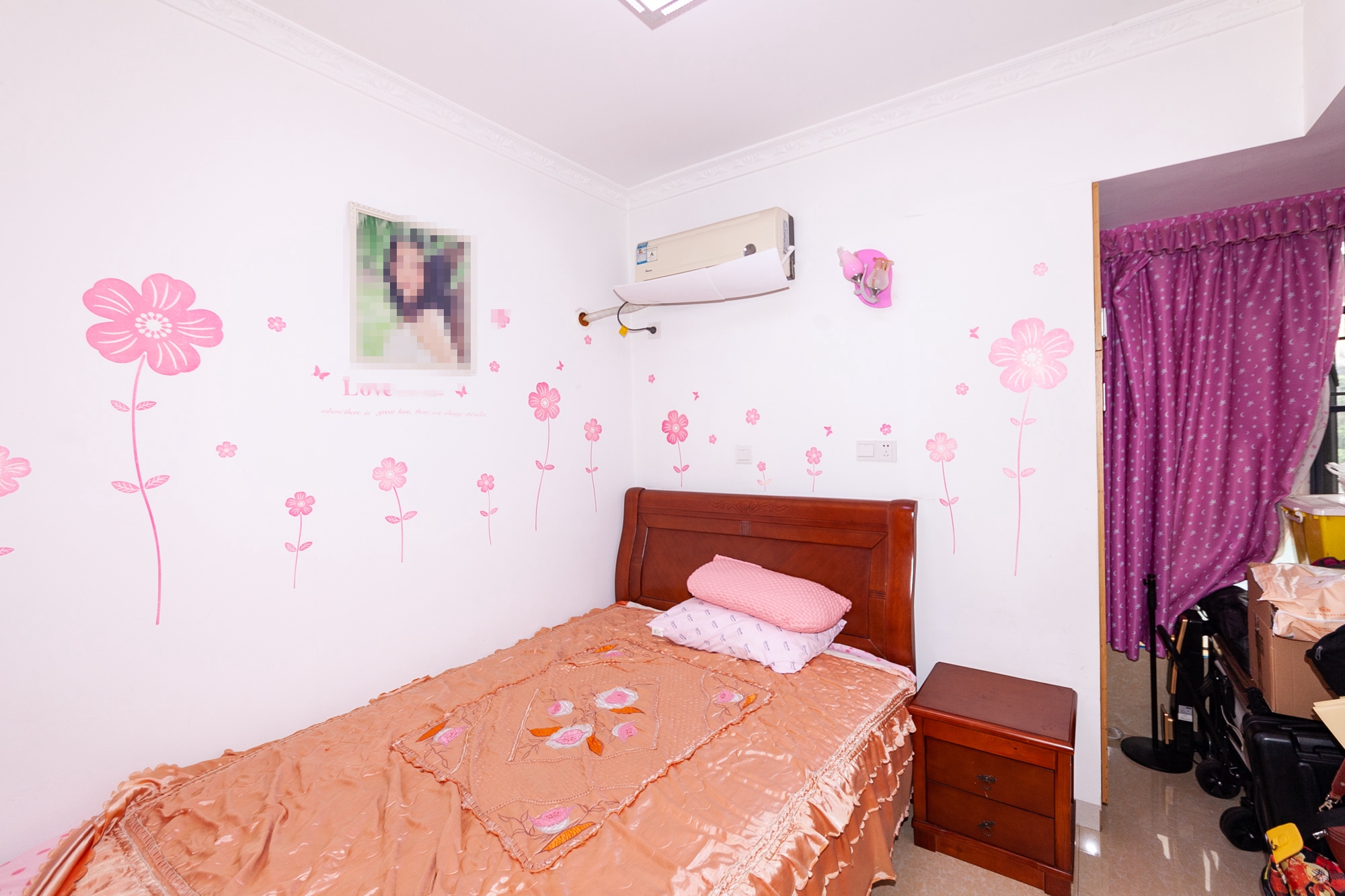 勤诚达新界  2室2厅1卫    78.0万 勤诚达新界  2室2厅1卫    78.0万卧室